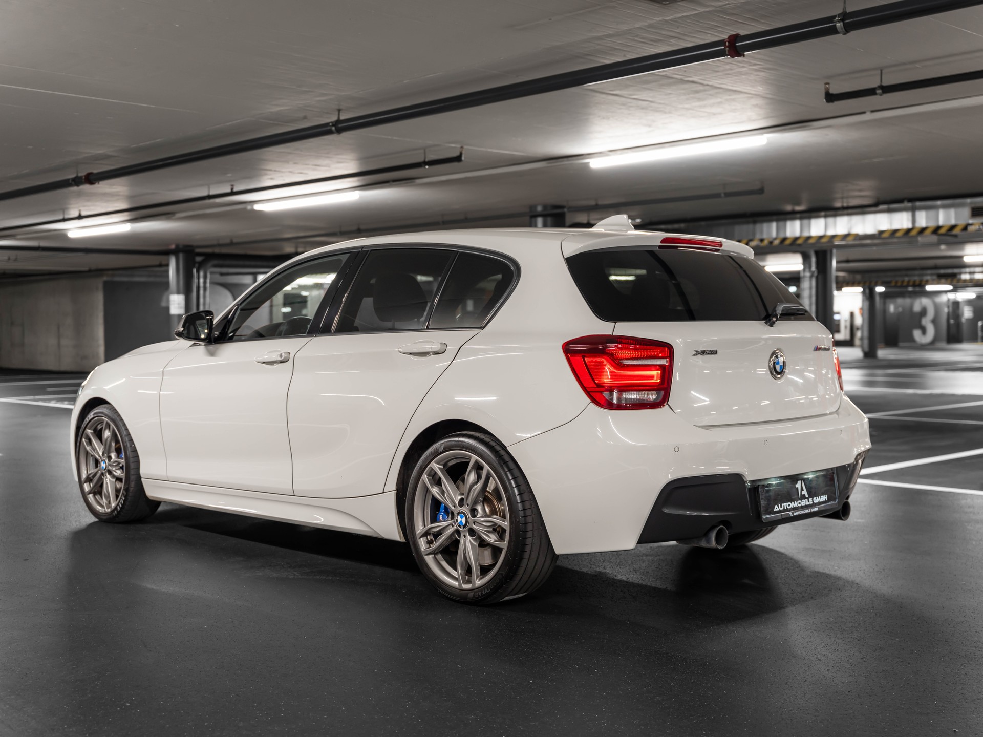 BMW M135i xDrive Steptronic-image-5