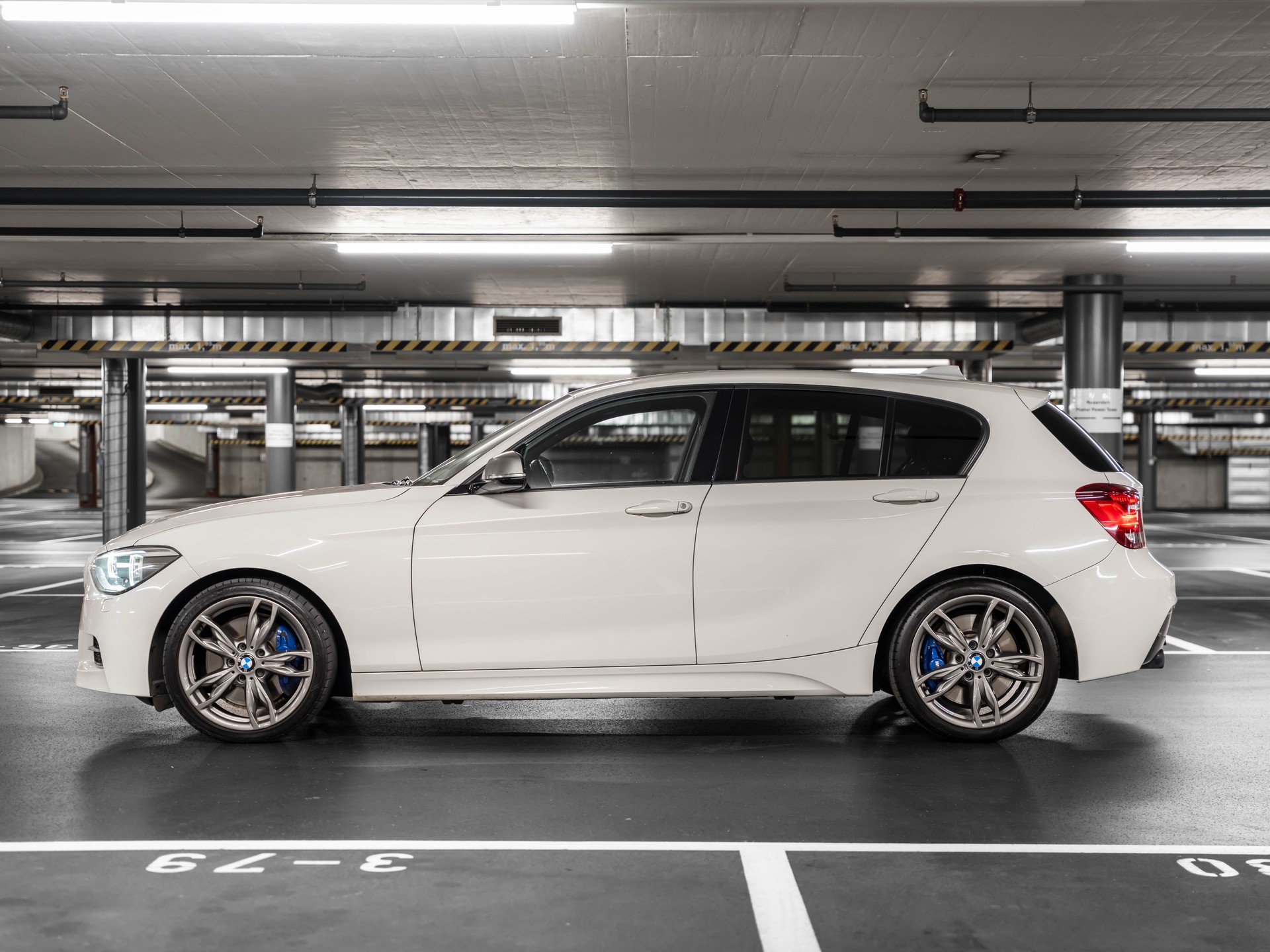 BMW M135i xDrive Steptronic-image-4
