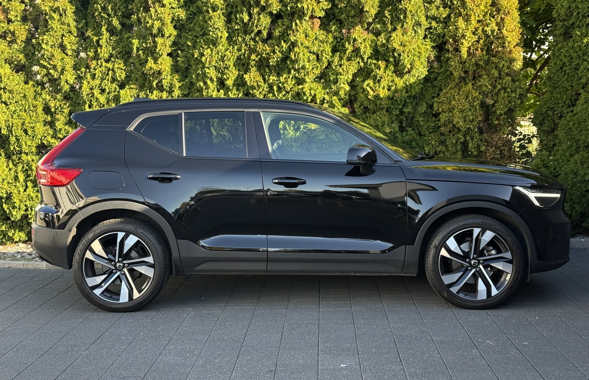 VOLVO XC40 B4 Benzin Mild Hybrid AWD Ultim. Dark / 1. Hand-image-10