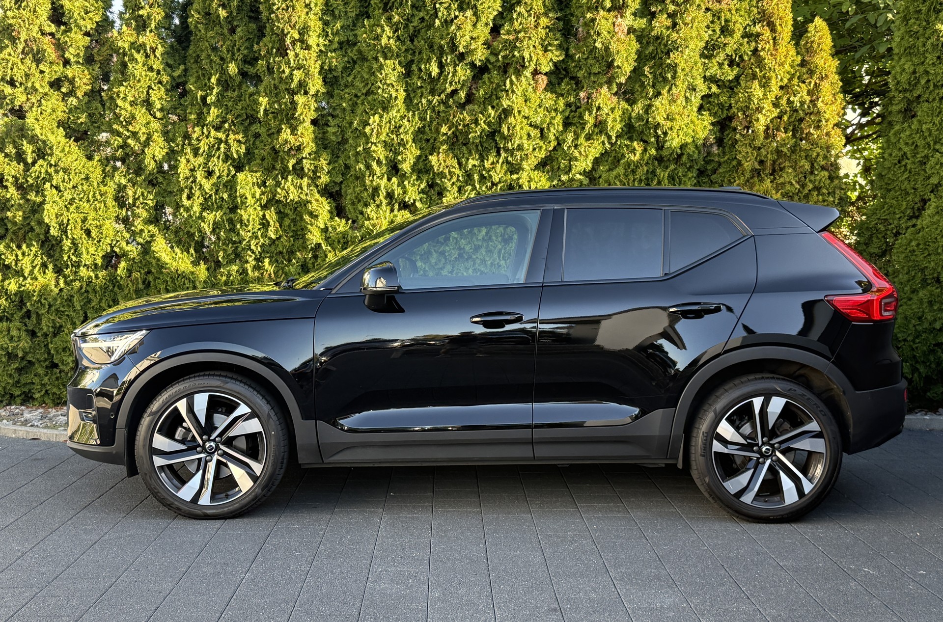 VOLVO XC40 B4 Benzin Mild Hybrid AWD Ultim. Dark / 1. Hand-image-7