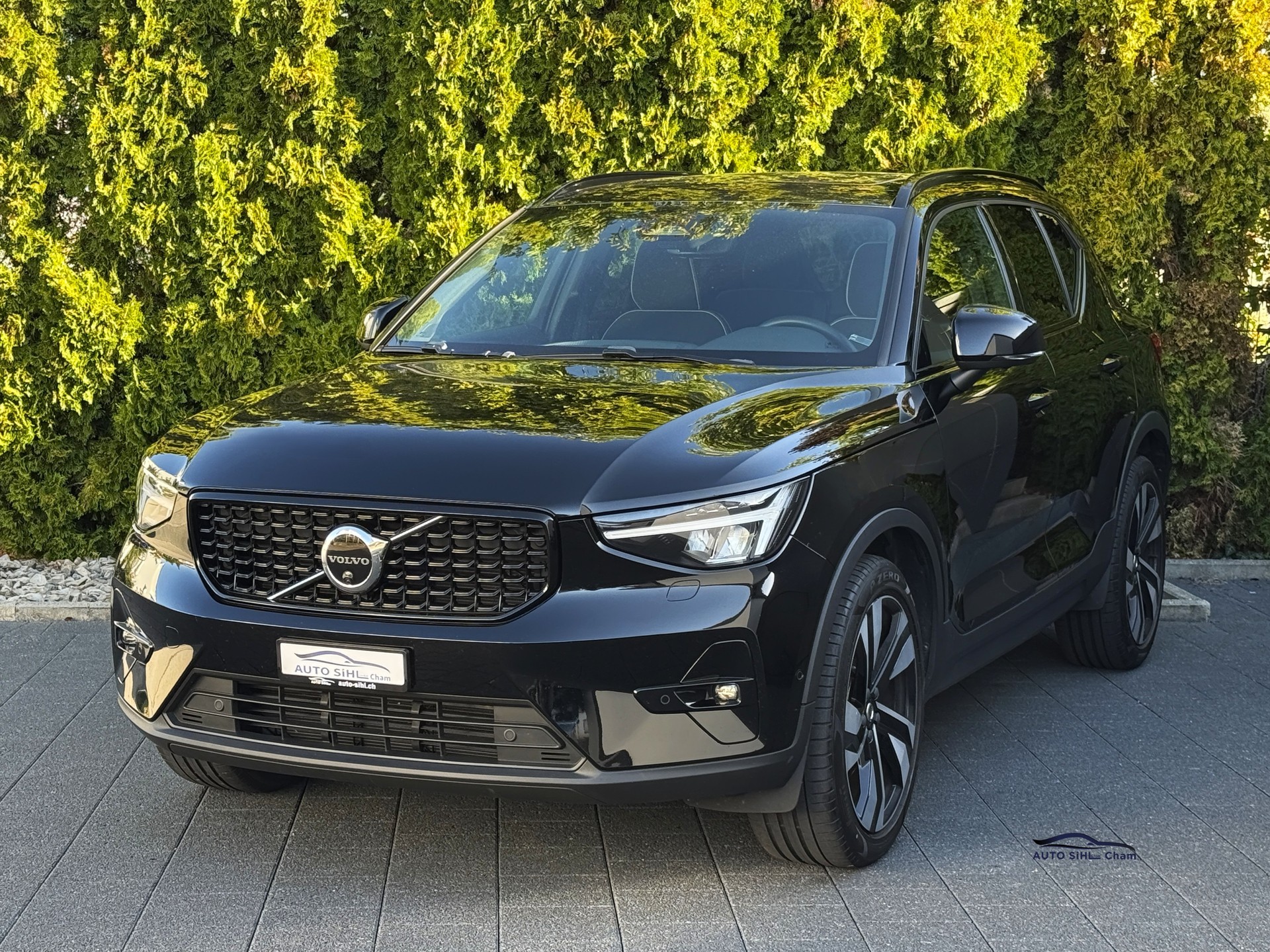 VOLVO XC40 B4 Benzin Mild Hybrid AWD Ultim. Dark / 1. Hand