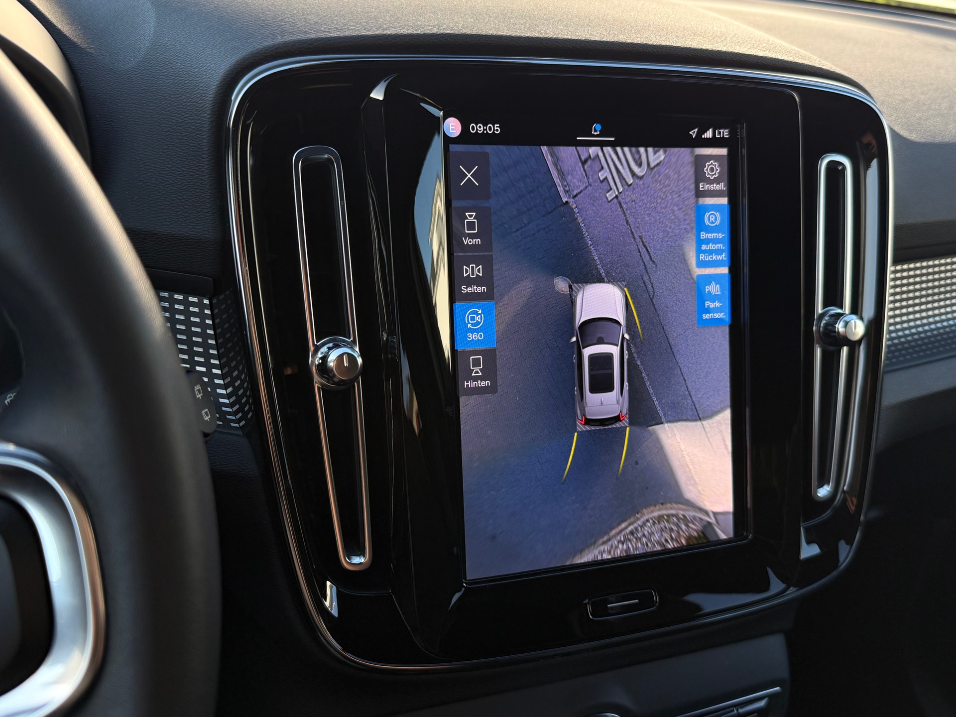 VOLVO XC40 B4 Benzin Mild Hybrid AWD Ultim. Dark / 1. Hand-image-26