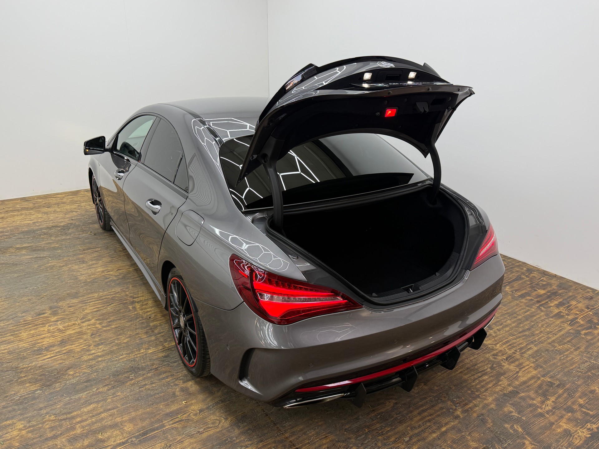 MERCEDES-BENZ CLA 250 AMG Line Sport 4Matic 7G-DCT-image-23