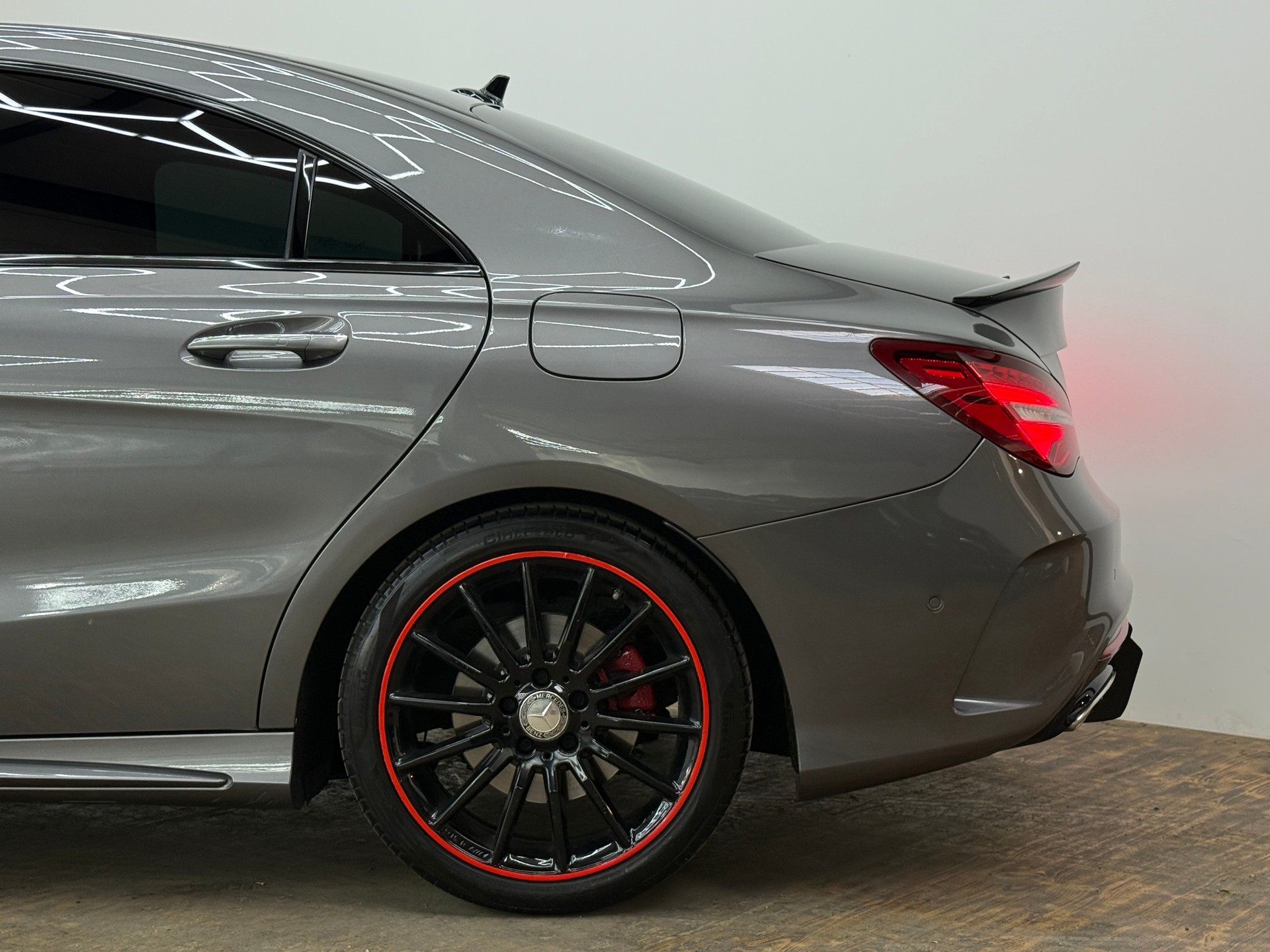 MERCEDES-BENZ CLA 250 AMG Line Sport 4Matic 7G-DCT-image-8
