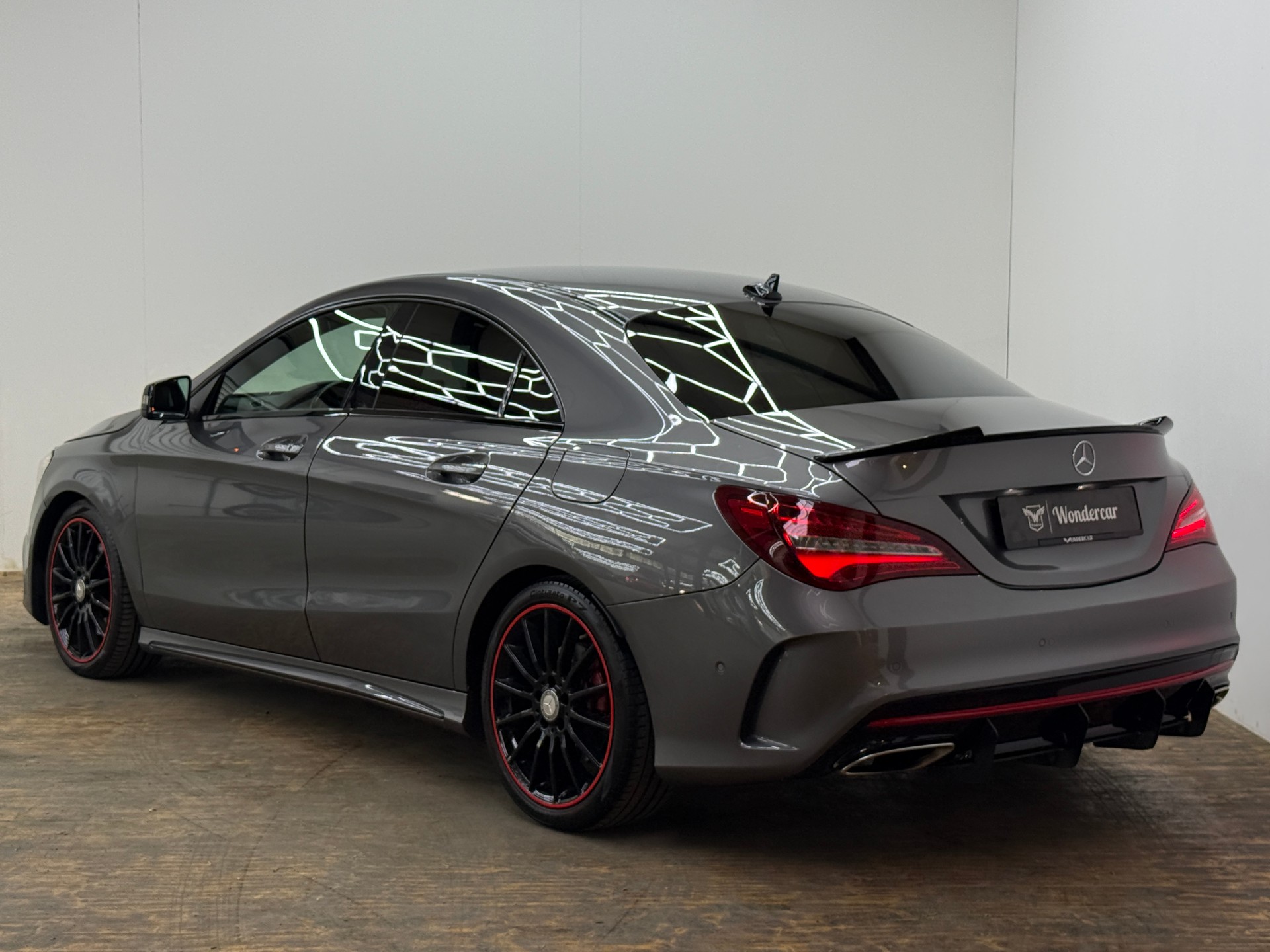 MERCEDES-BENZ CLA 250 AMG Line Sport 4Matic 7G-DCT-image-9
