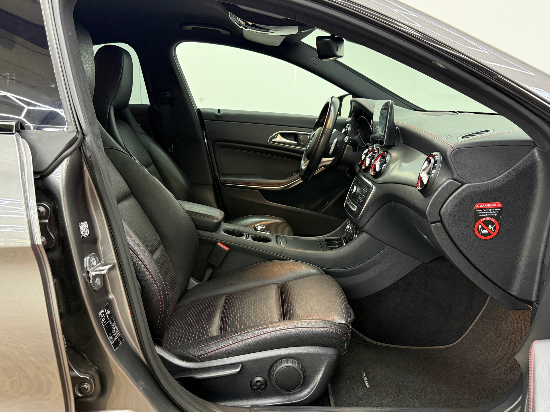 MERCEDES-BENZ CLA 250 AMG Line Sport 4Matic 7G-DCT-image-20