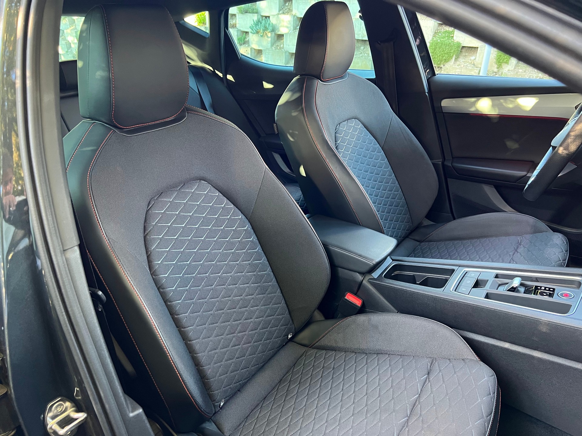 SEAT 1.5 eTSI 150 Hola FR DSG-image-5