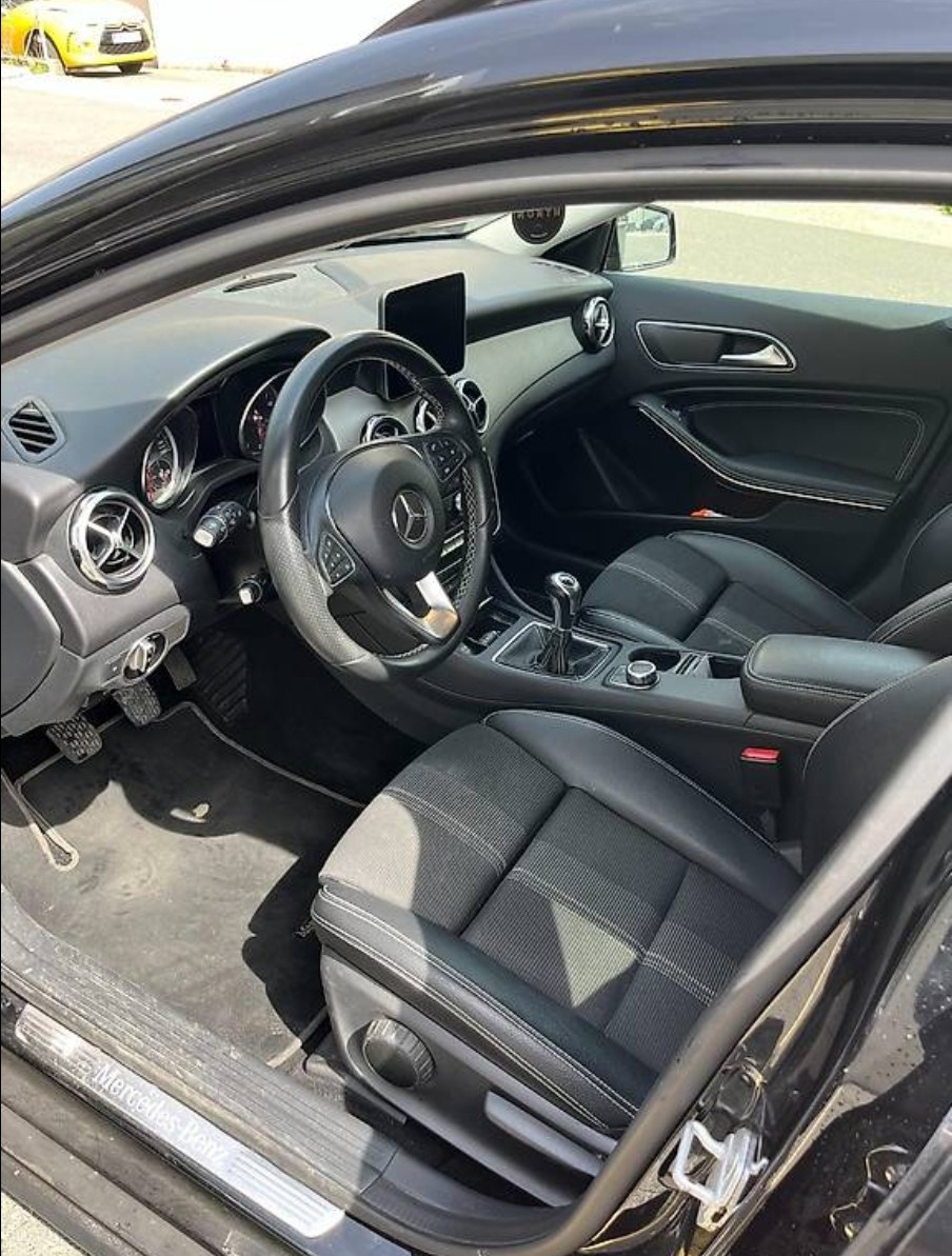 MERCEDES-BENZ GLA 200 Urban-image-2