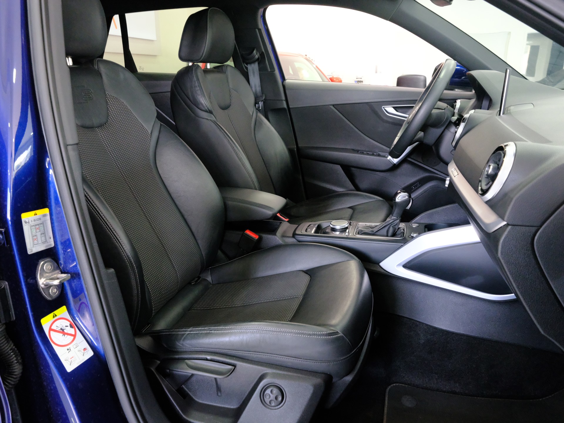 AUDI Q2 35 TFSI S line S-tronic-image-15