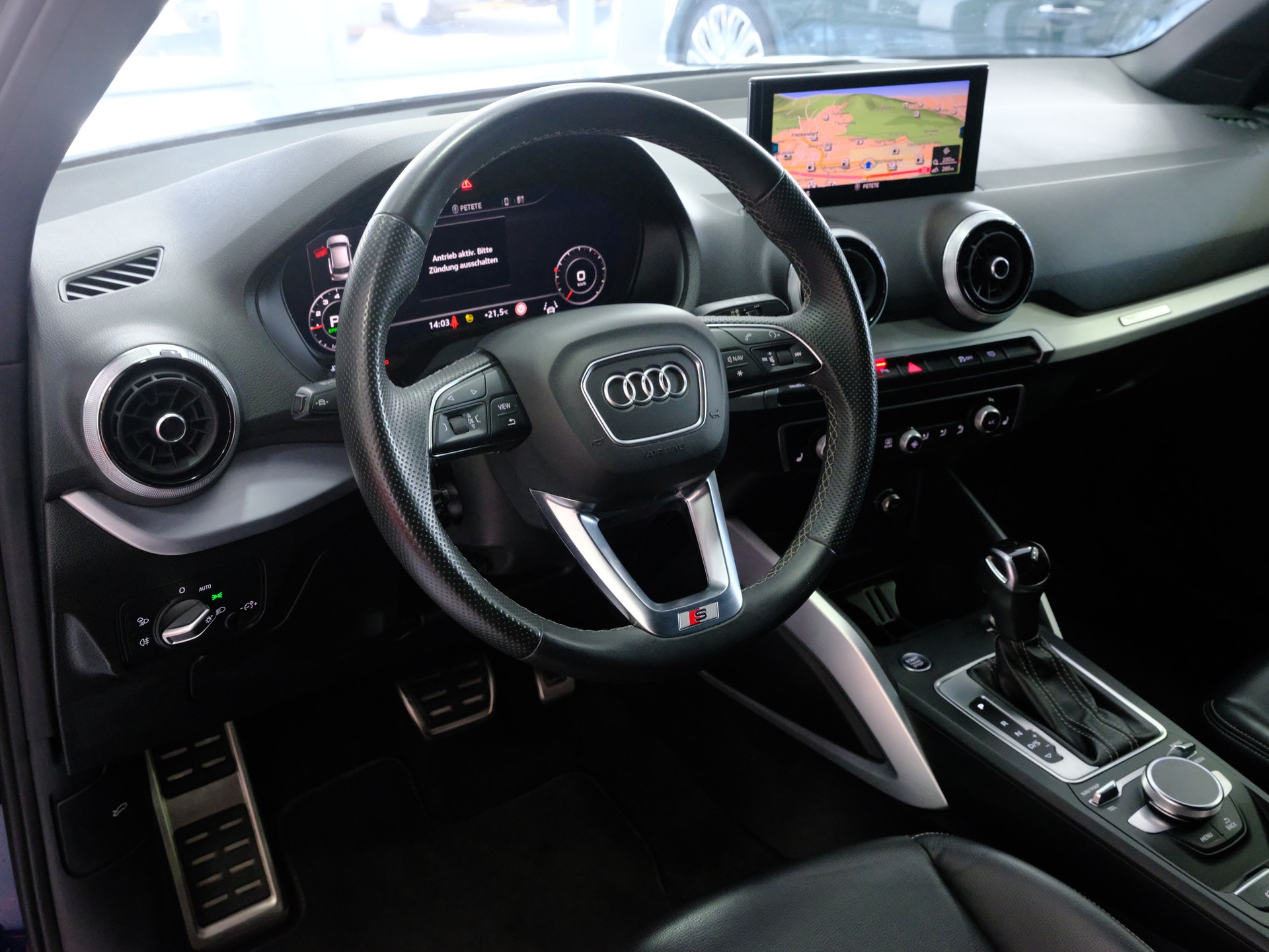 AUDI Q2 35 TFSI S line S-tronic-image-8