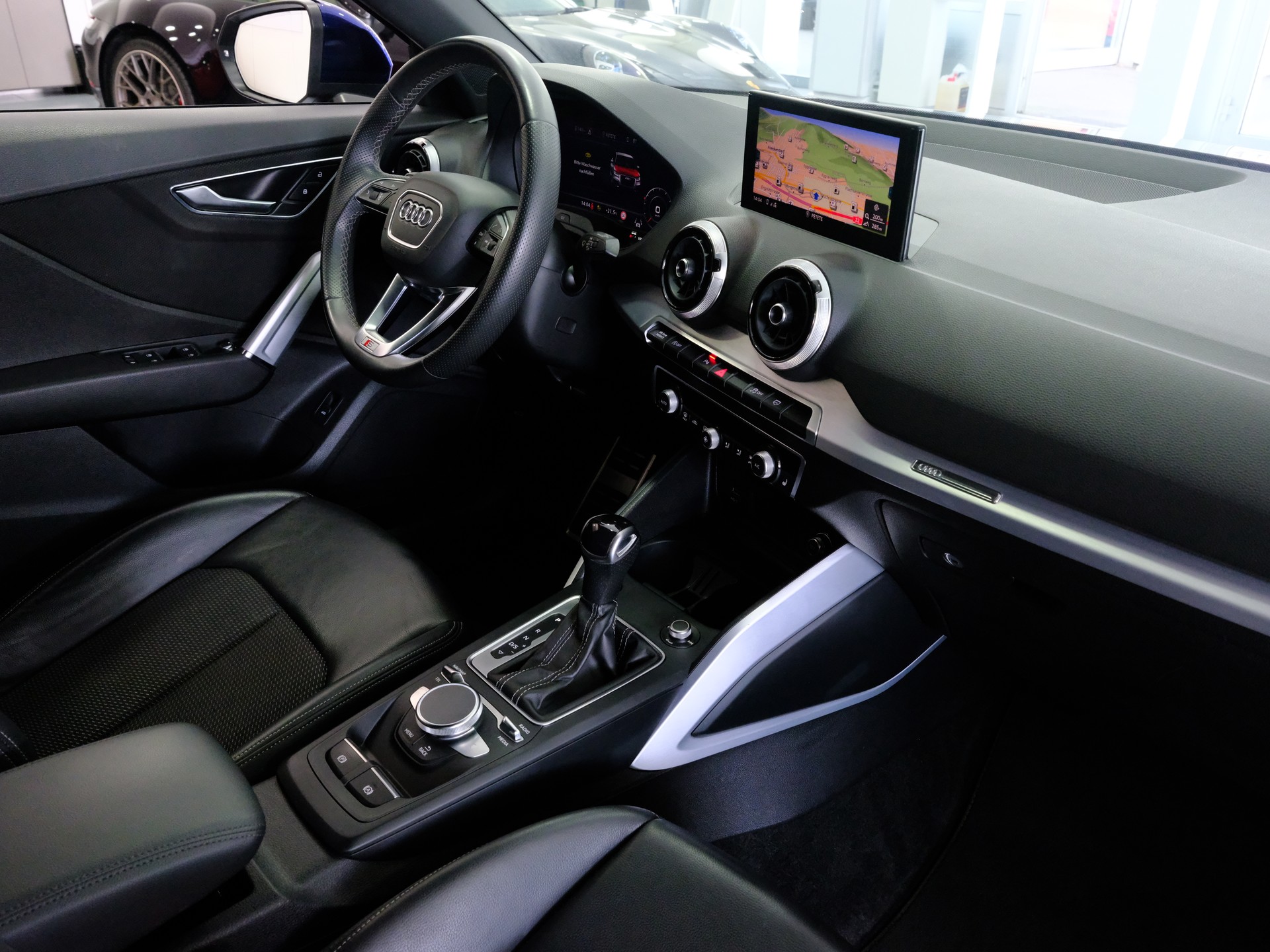 AUDI Q2 35 TFSI S line S-tronic-image-14