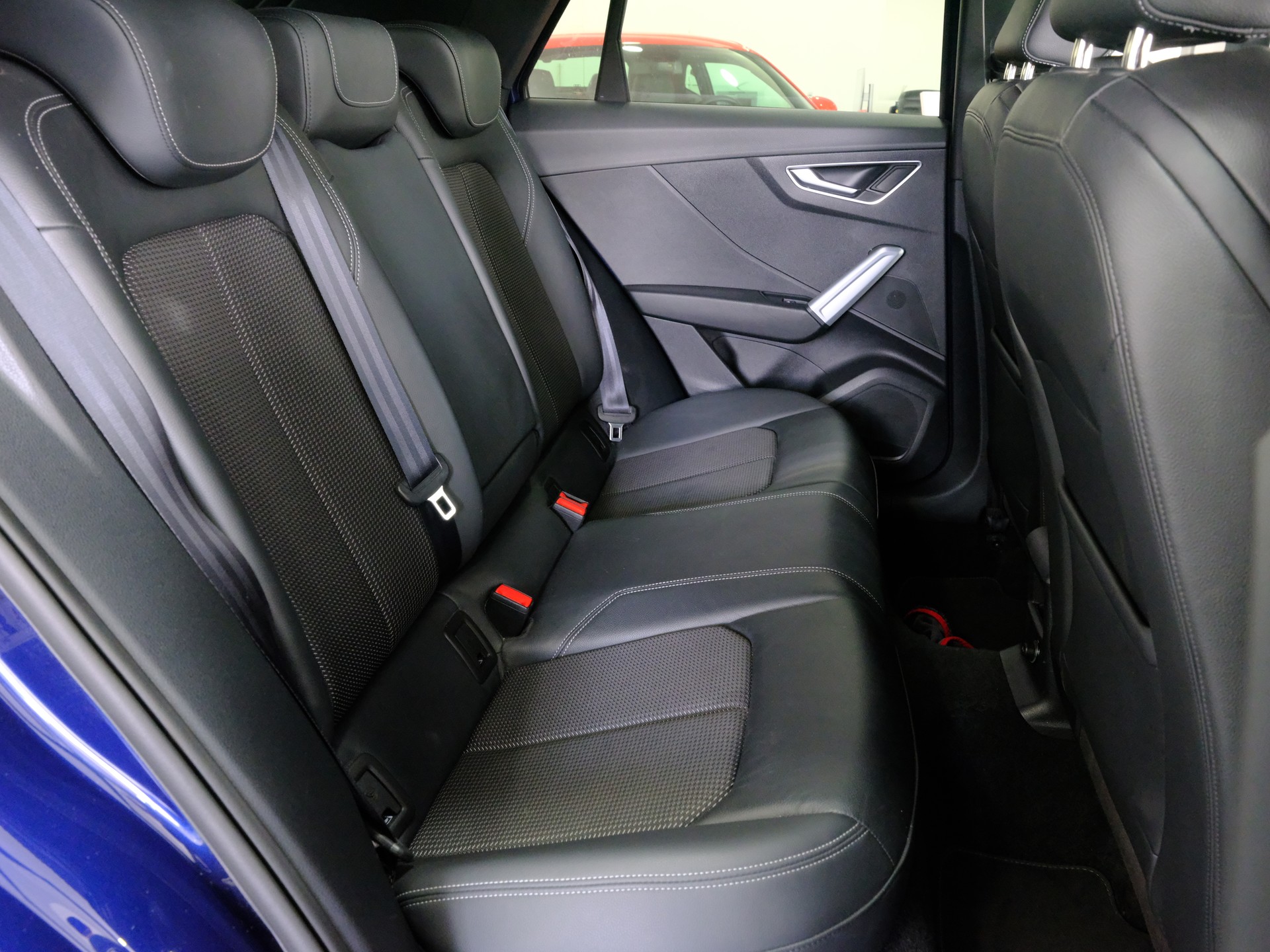 AUDI Q2 35 TFSI S line S-tronic-image-16
