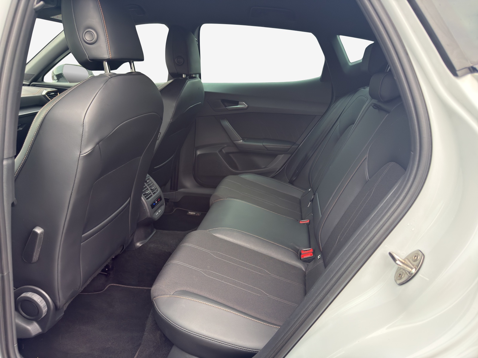 CUPRA Formentor 1.5 e-HYBRID pHEV DSG-image-11