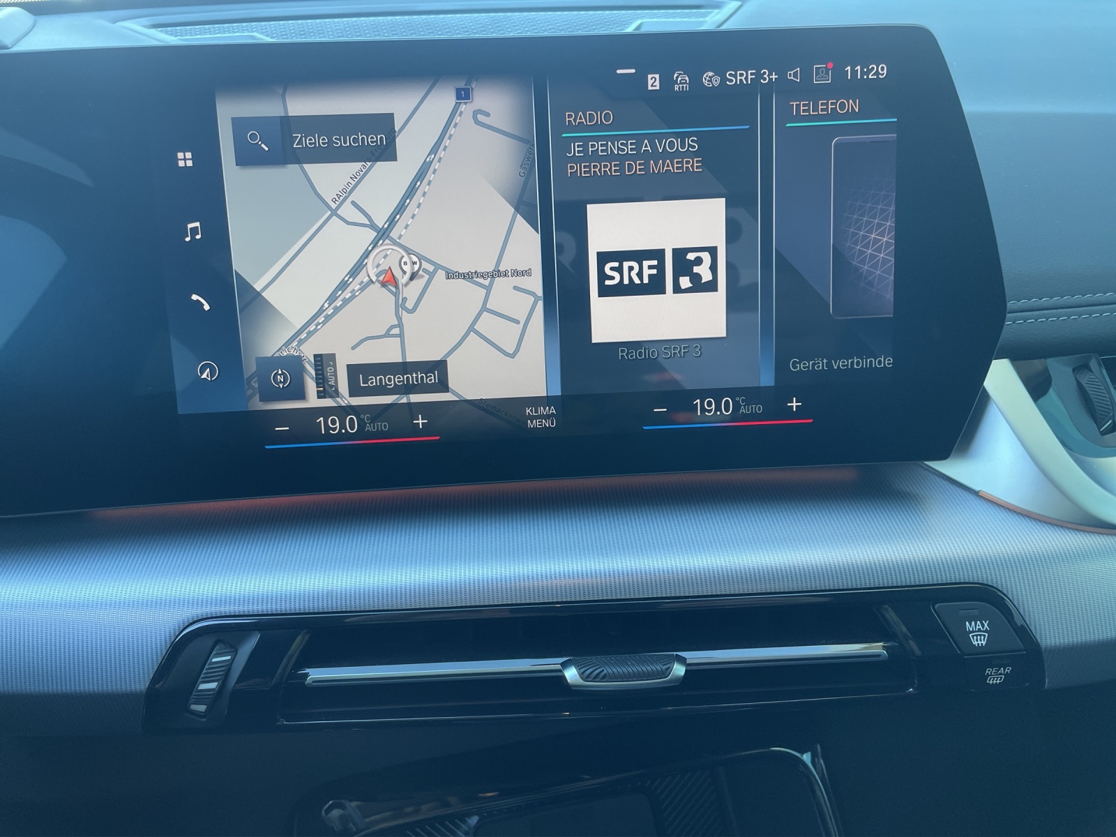 BMW X1 xDrive 23d 48V xLine-image-11