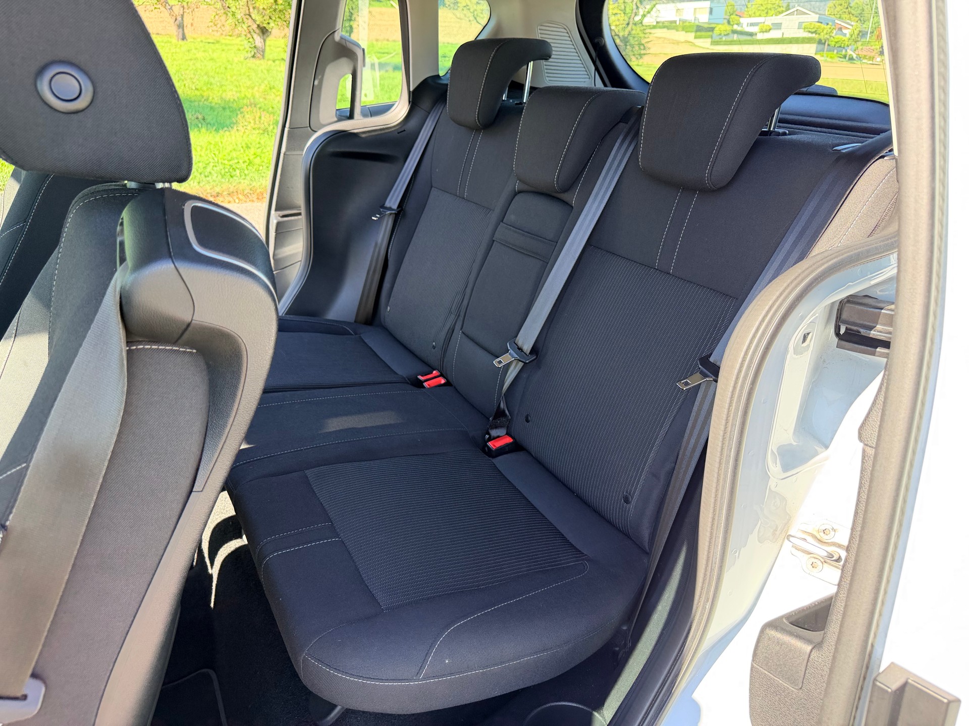 FORD B-Max 1.6 Ti-VCT TitaniumX PowerShift-image-13