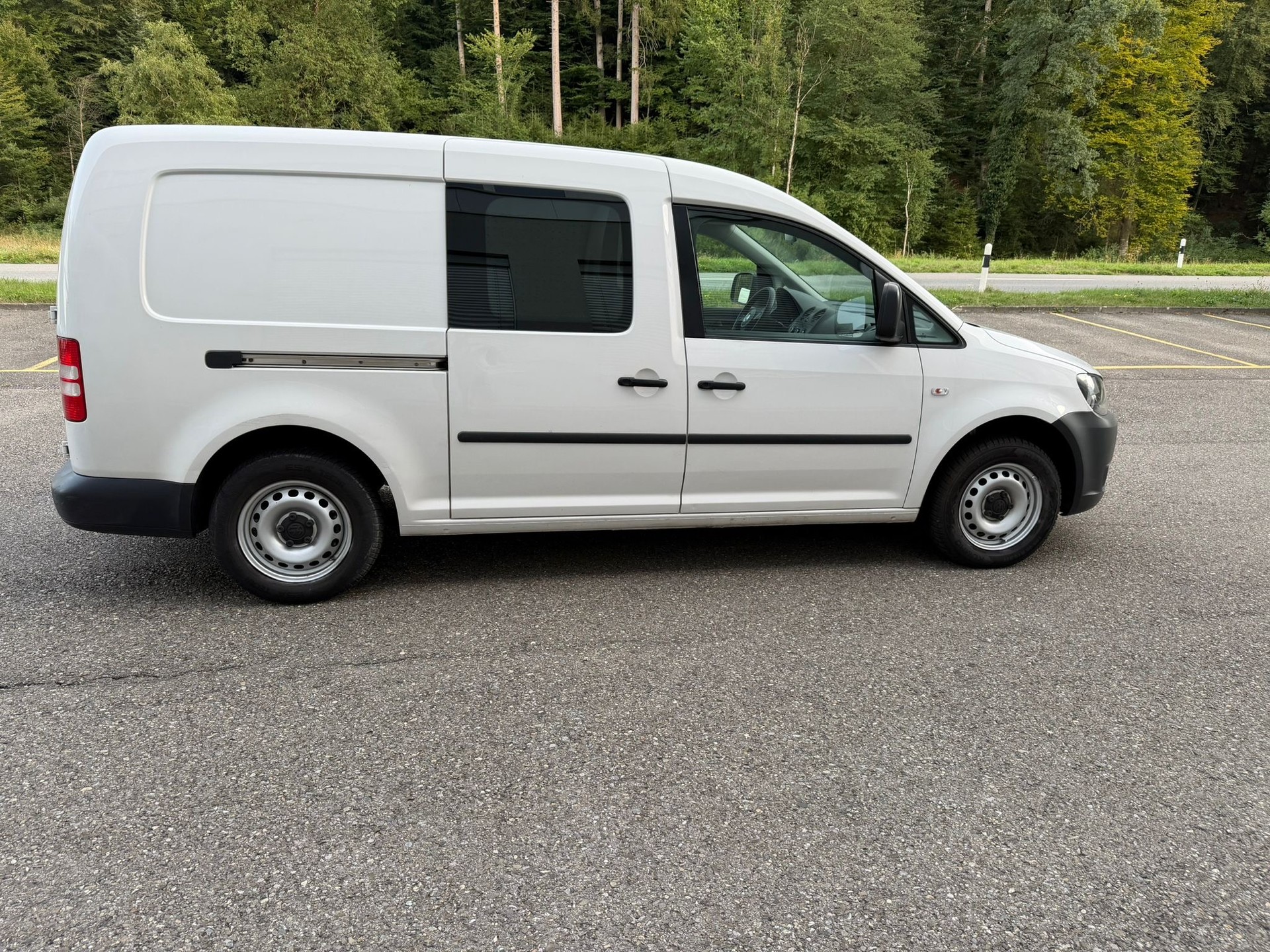 VW CADDY MAXI 1.6 TDI-image-2