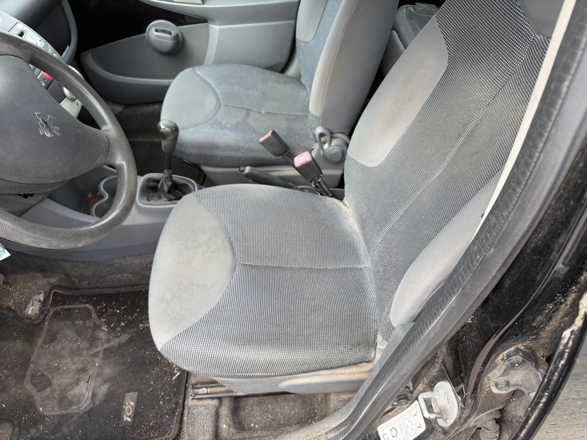 PEUGEOT 107 1.0 Trendy-image-6