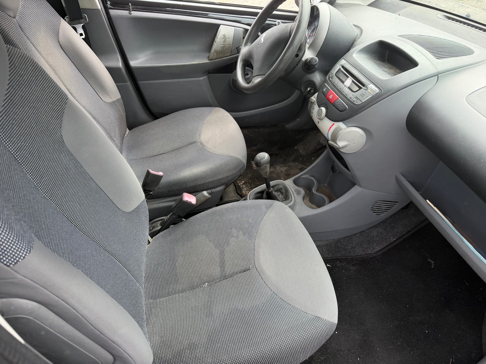 PEUGEOT 107 1.0 Trendy-image-7