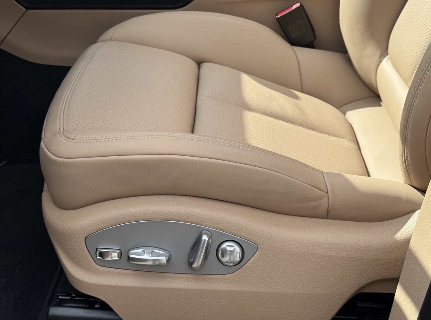 PORSCHE Macan T PDK-image-4