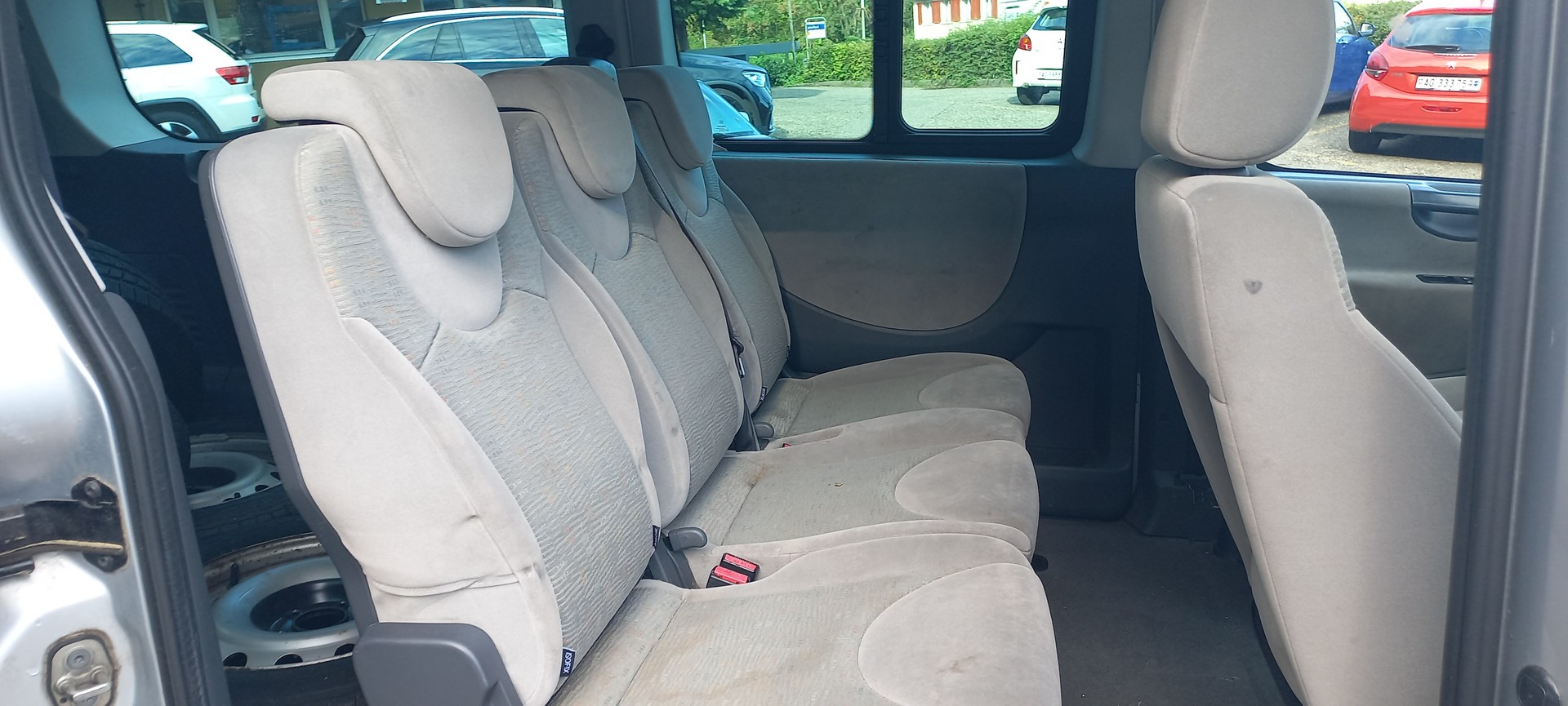 PEUGEOT Expert Tepee 2.0 HDi Allure L2-image-9