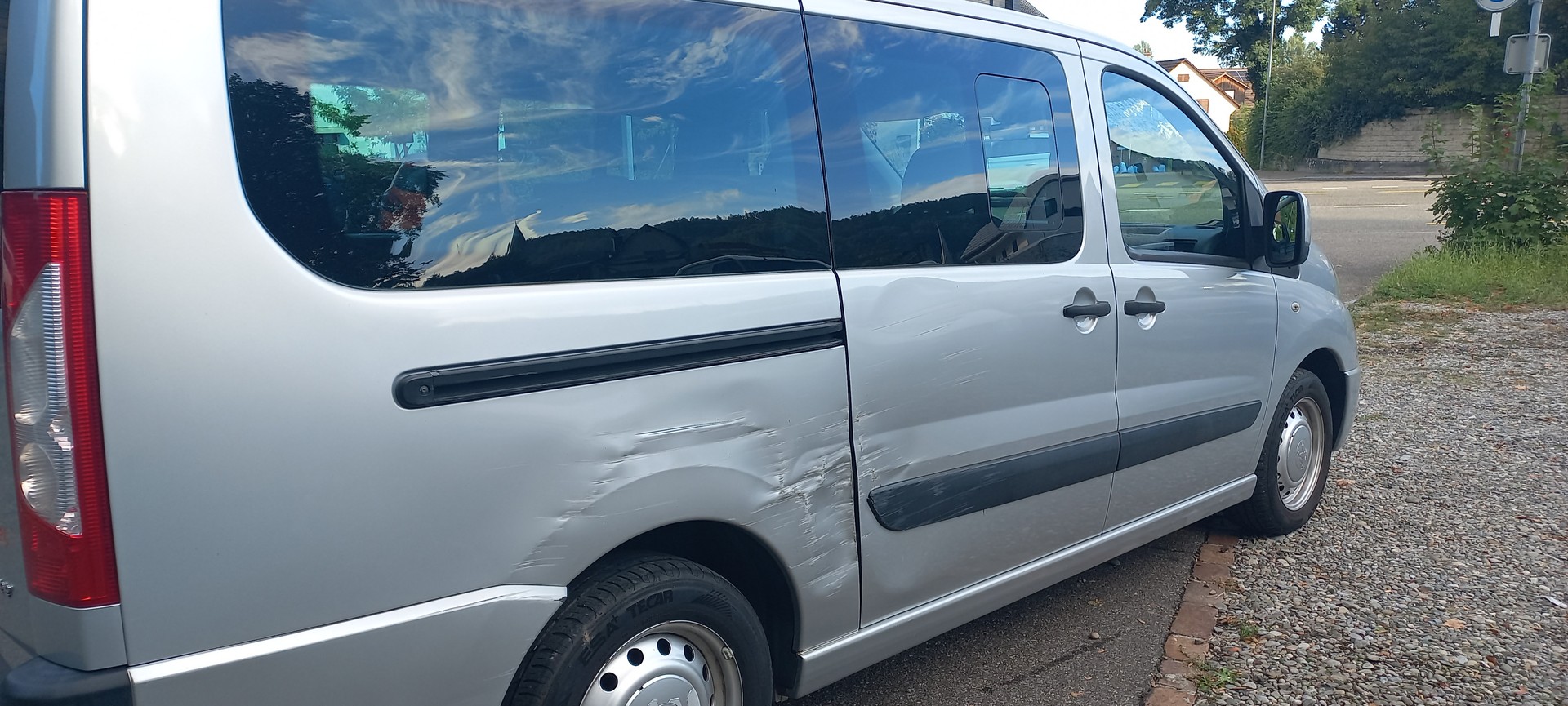 PEUGEOT Expert Tepee 2.0 HDi Allure L2-image-6