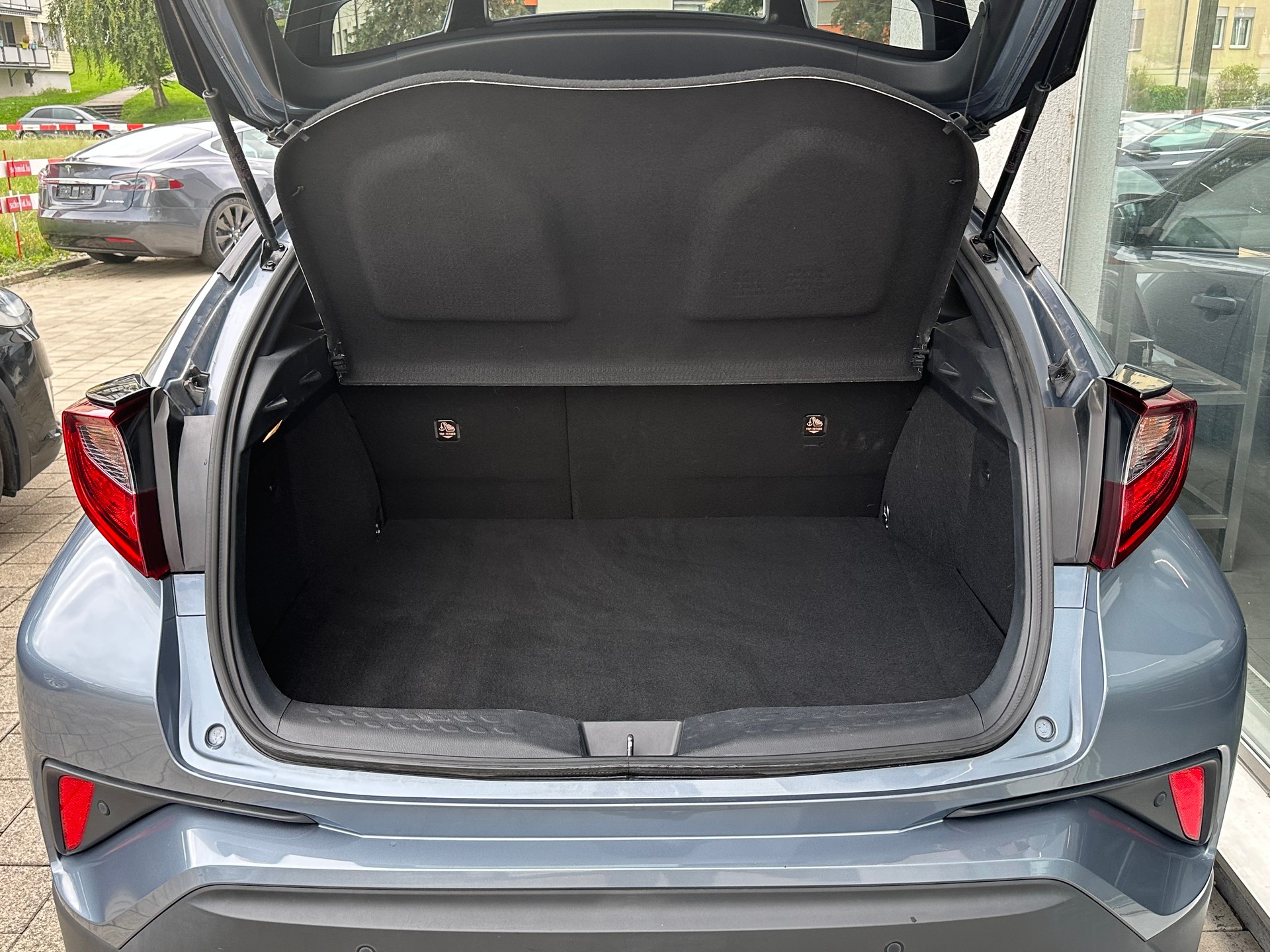 TOYOTA C-HR 2.0 HSD CVT Trend-image-16