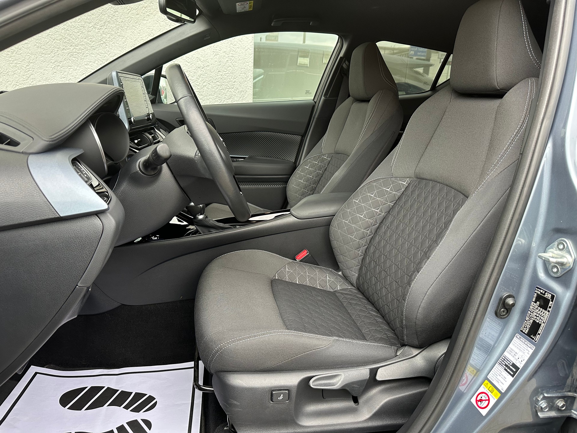 TOYOTA C-HR 2.0 HSD CVT Trend-image-6