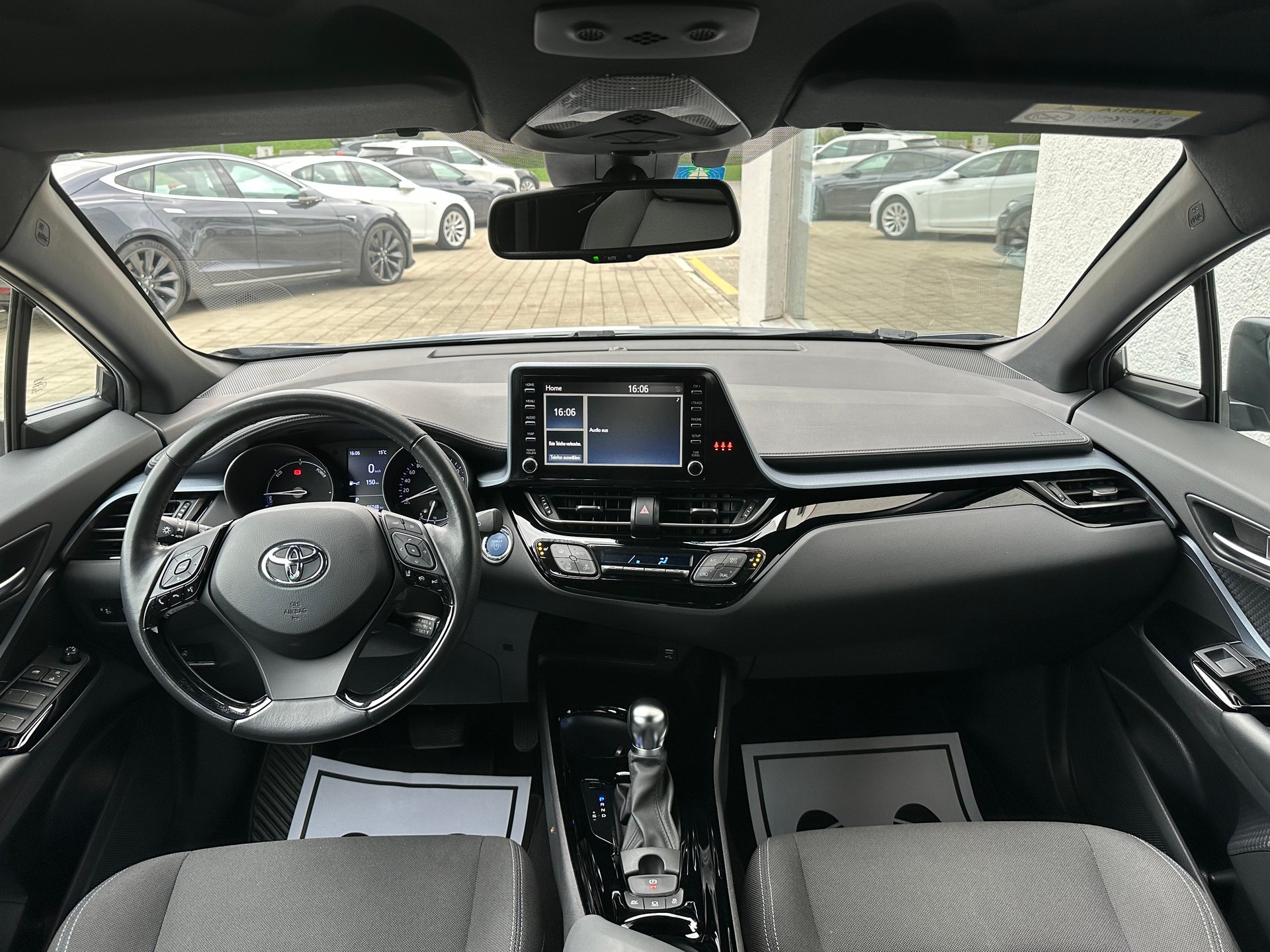 TOYOTA C-HR 2.0 HSD CVT Trend-image-7