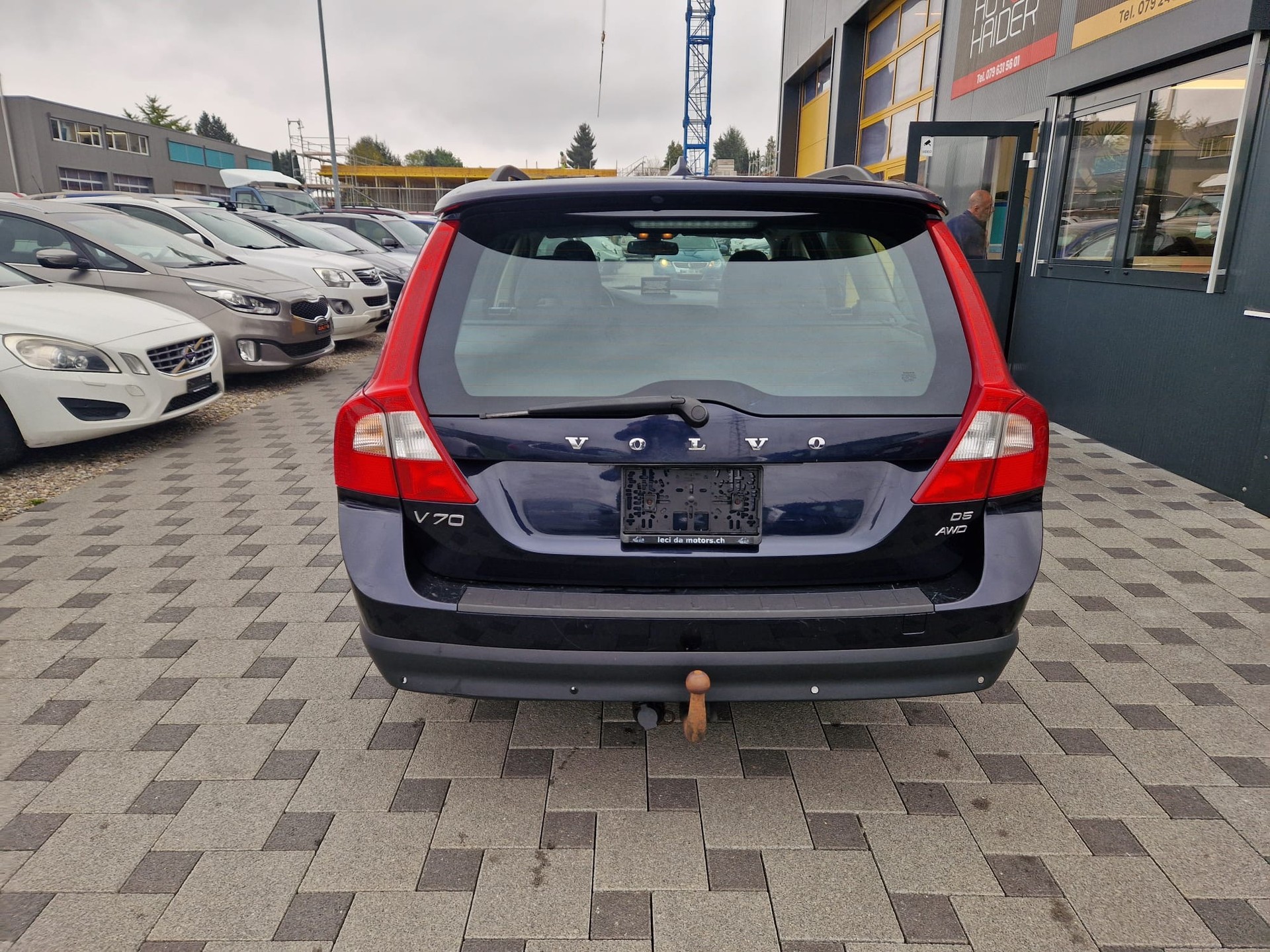 VOLVO V70 D5 AWD Momentum Geartronic-image-4