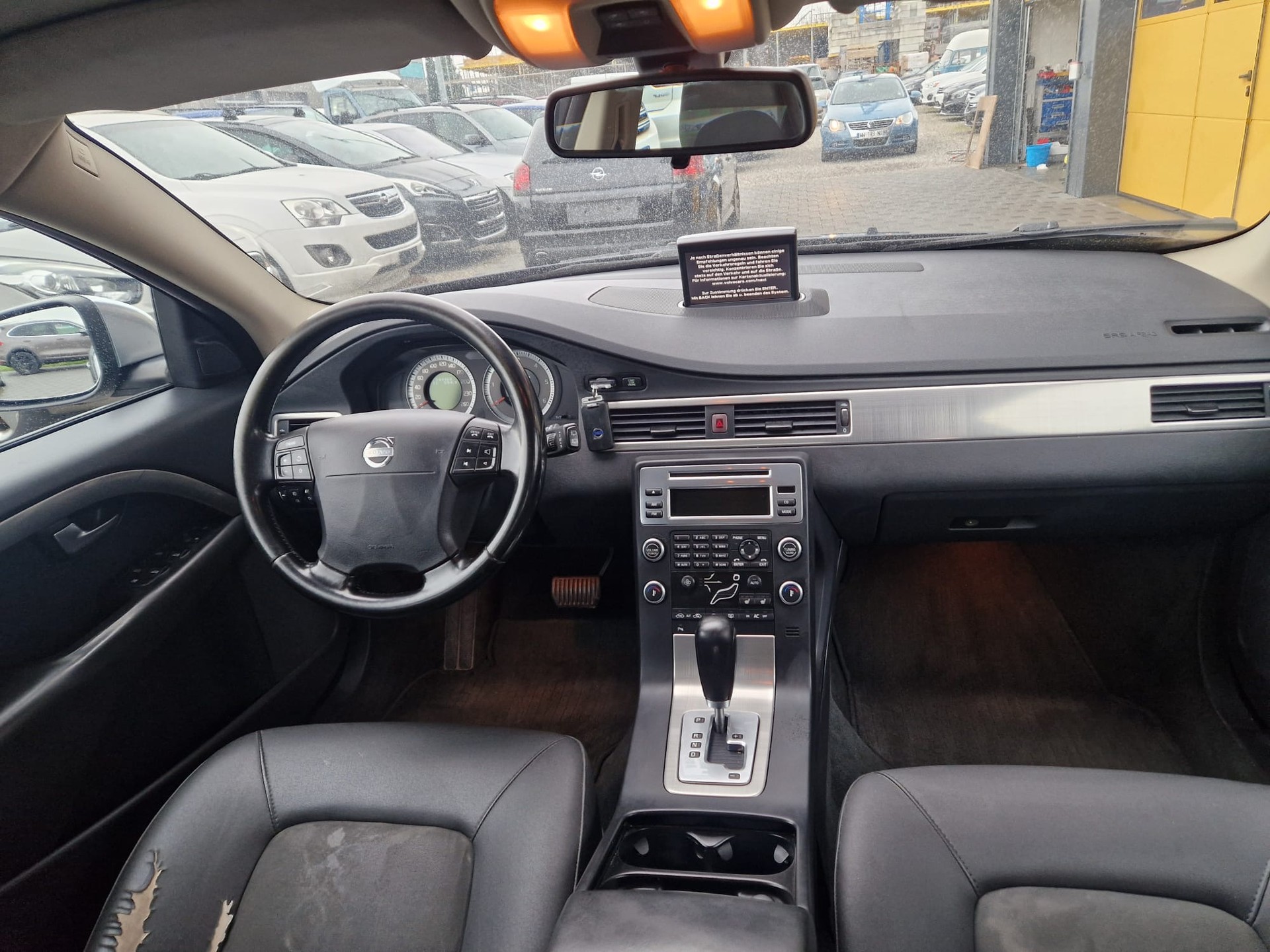 VOLVO V70 D5 AWD Momentum Geartronic-image-7