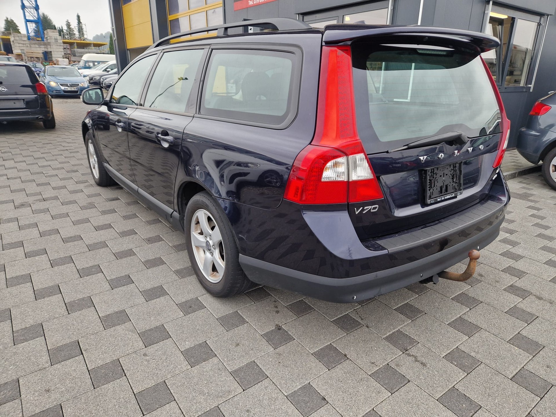 VOLVO V70 D5 AWD Momentum Geartronic-image-3