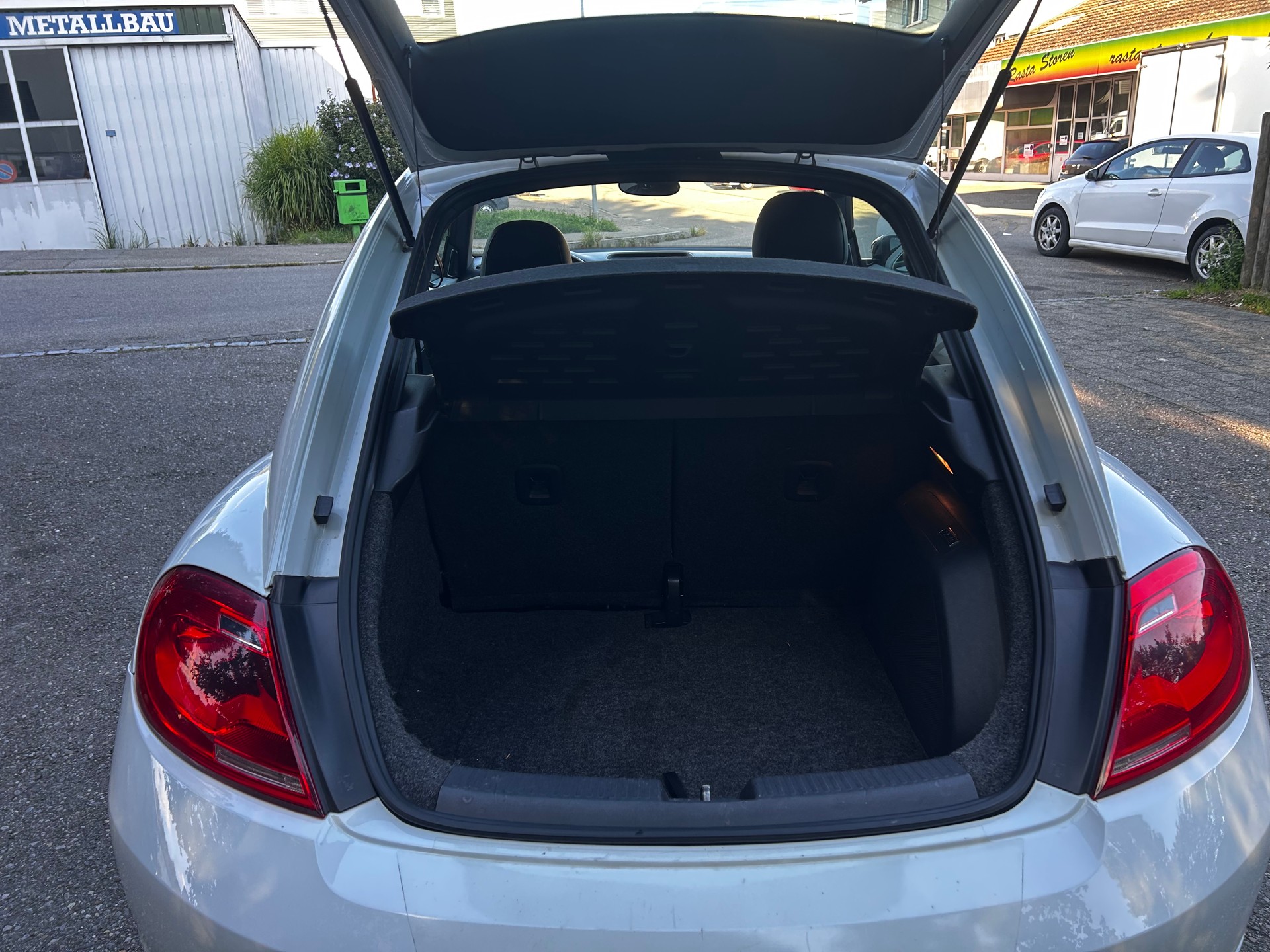 VW Vw BEETLE 2.0 Benzin-image-8