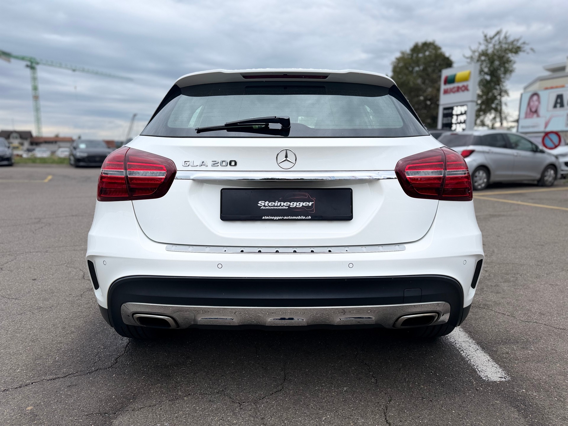 MERCEDES-BENZ GLA 200 AMG Line 7G-DCT-image-9