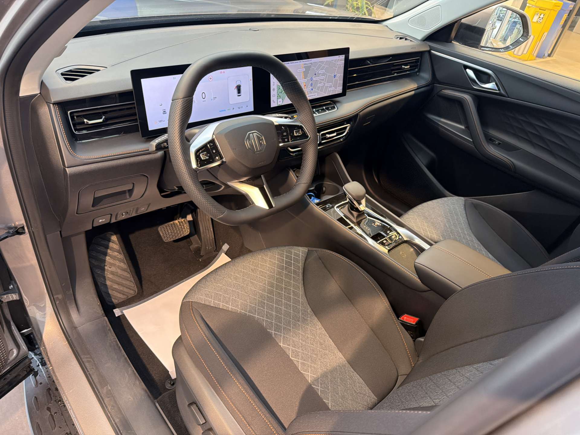 MG HS 1.5 T PHEV Comfort 272PS Automat-image-5