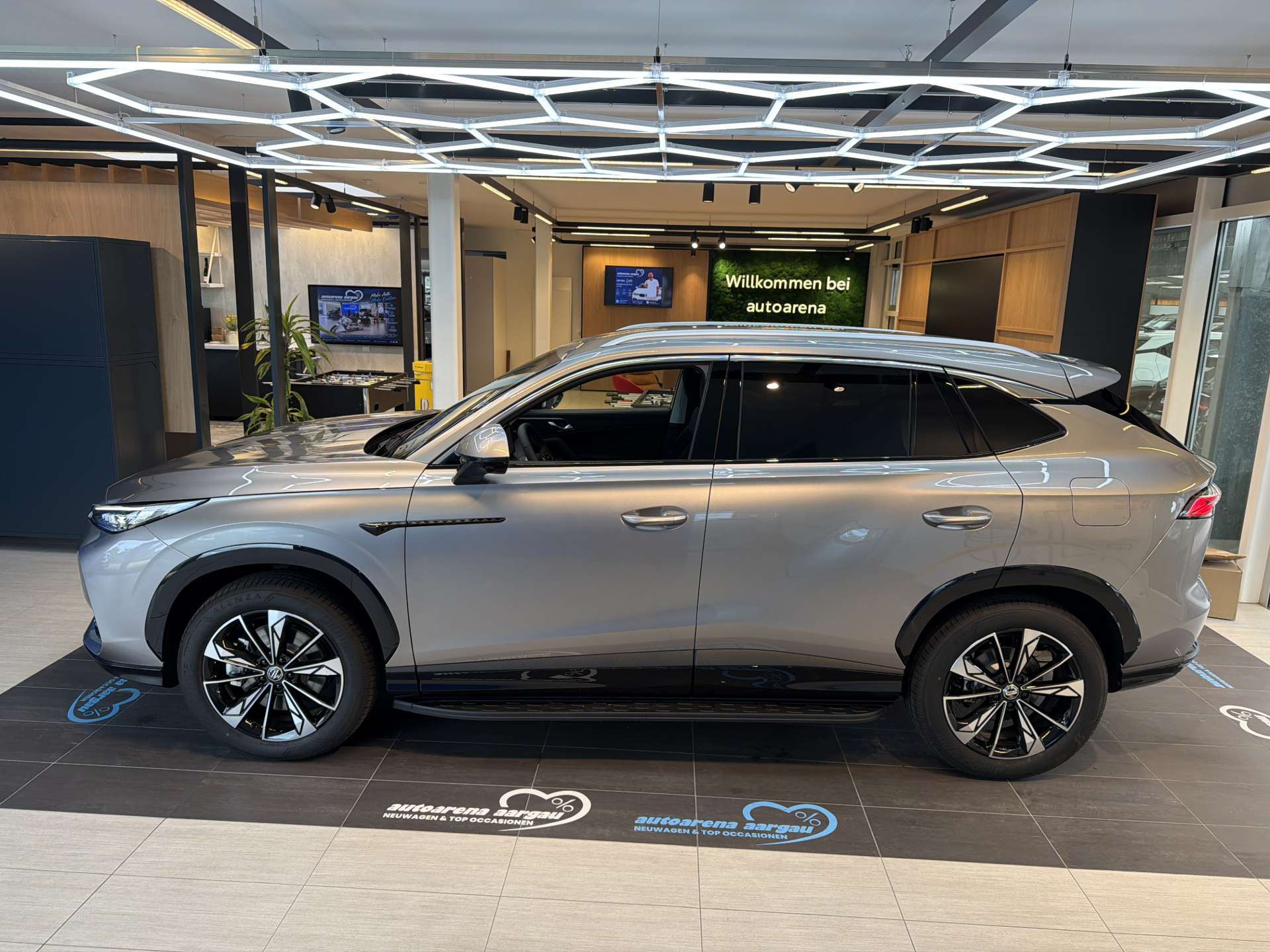 MG HS 1.5 T PHEV Comfort 272PS Automat-image-13