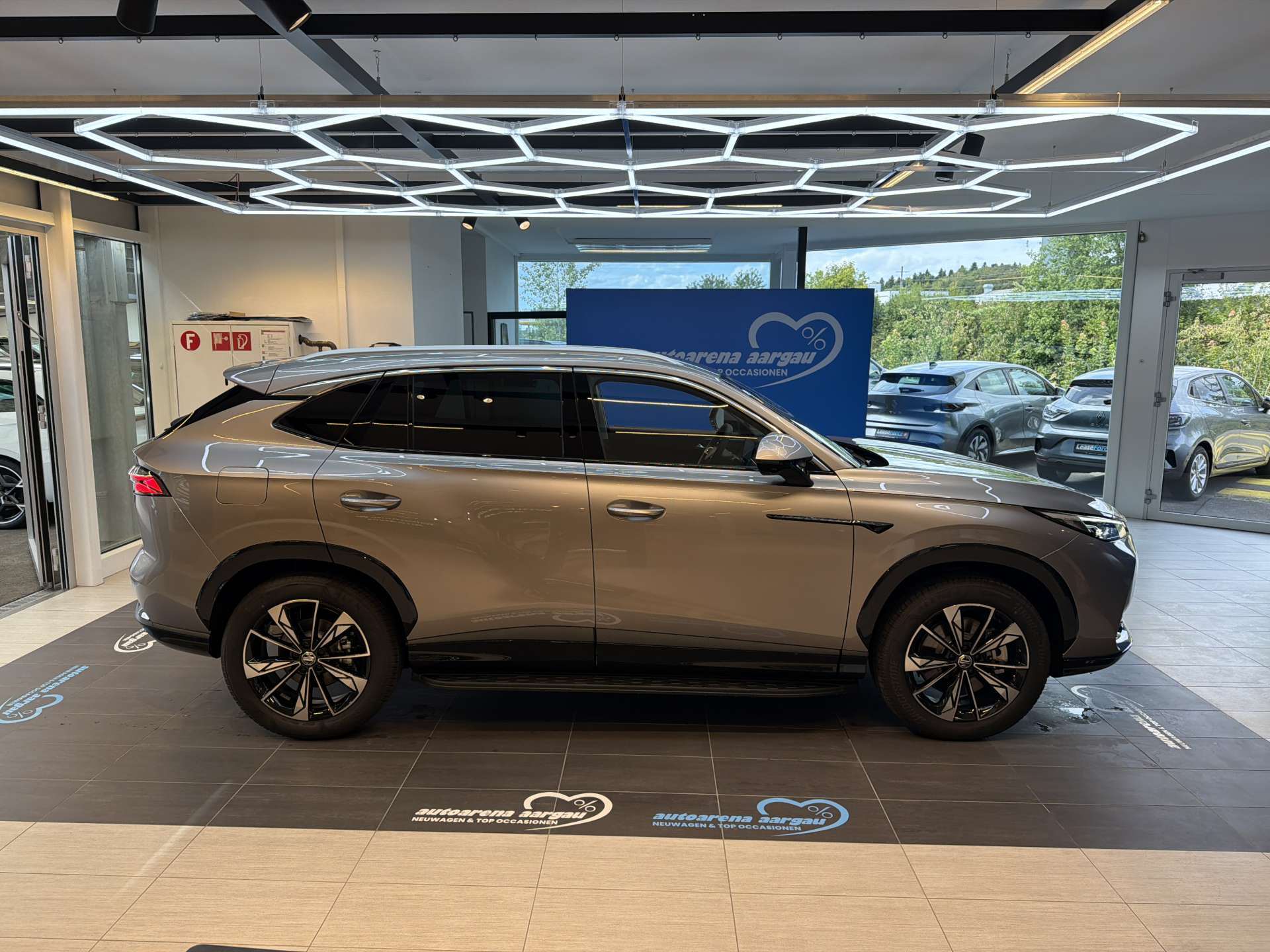MG HS 1.5 T PHEV Comfort 272PS Automat-image-11