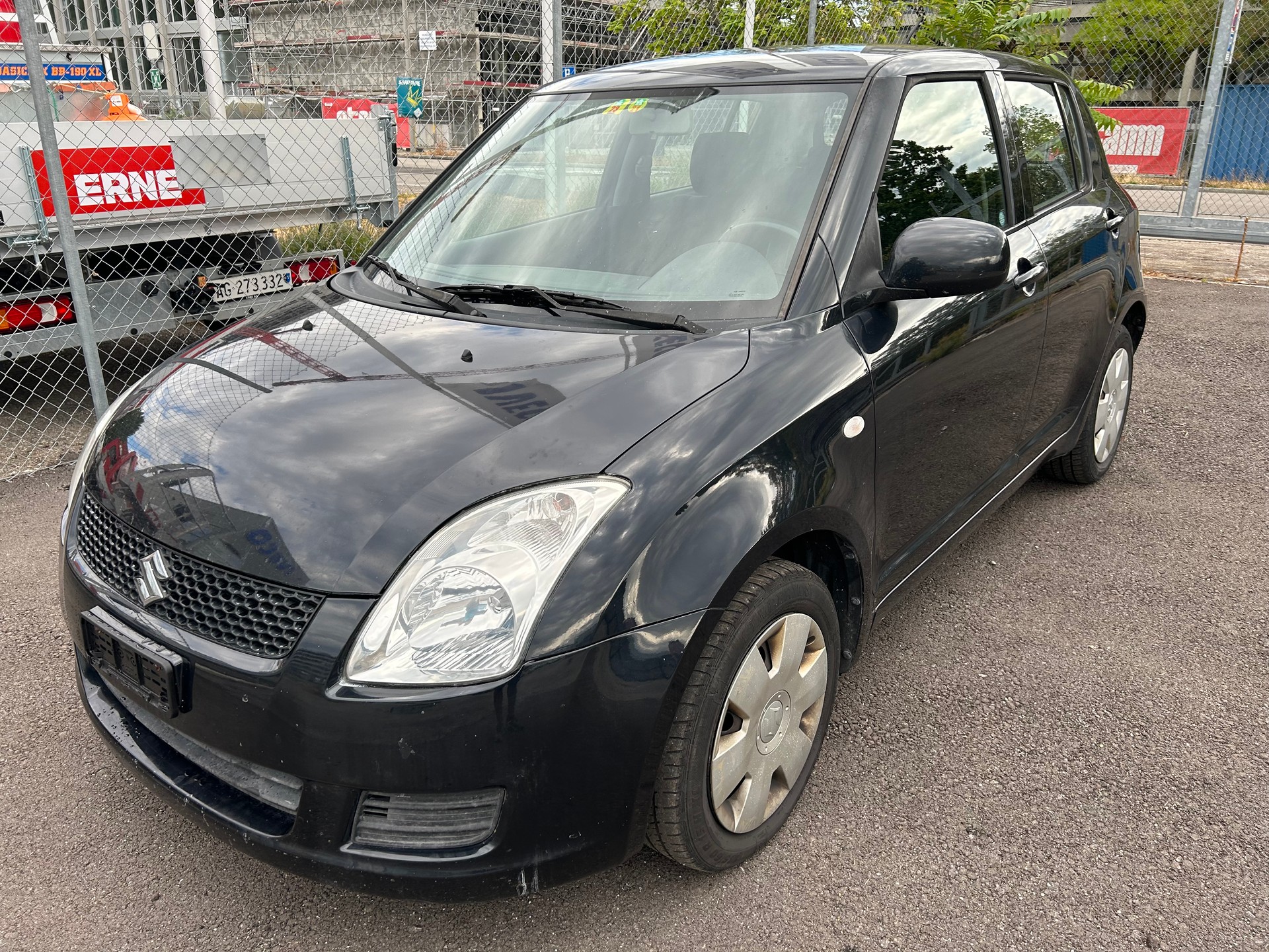 SUZUKI Swift 1.3i 16V GL 4x4-image-0