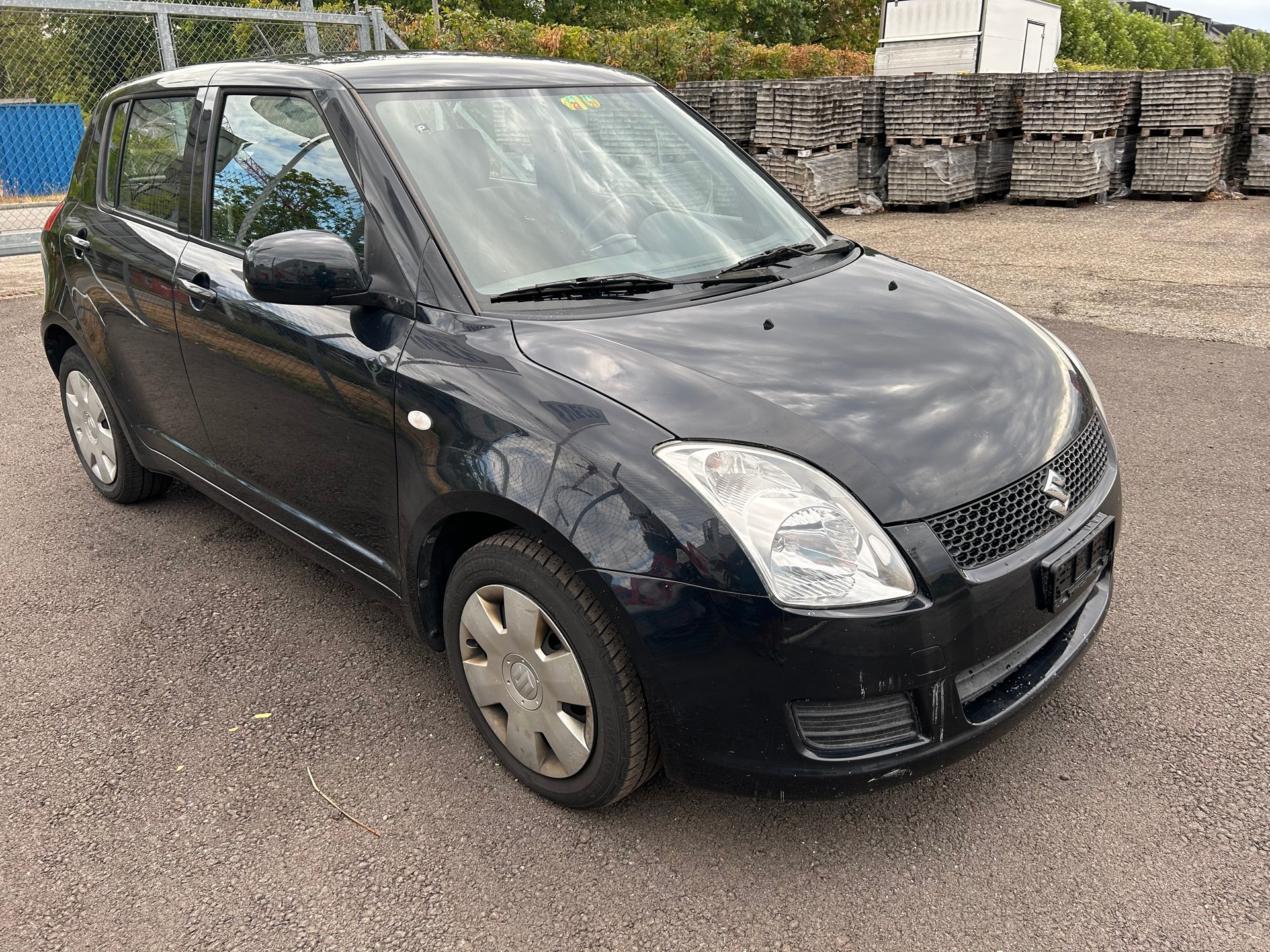 SUZUKI Swift 1.3i 16V GL 4x4-image-7