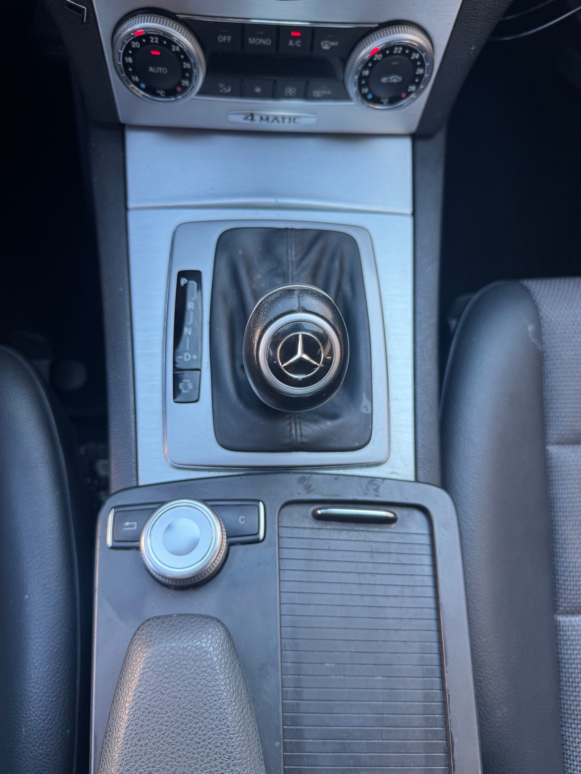MERCEDES-BENZ C 300 (280) Avantgarde 4Matic 7G-Tronic-image-13