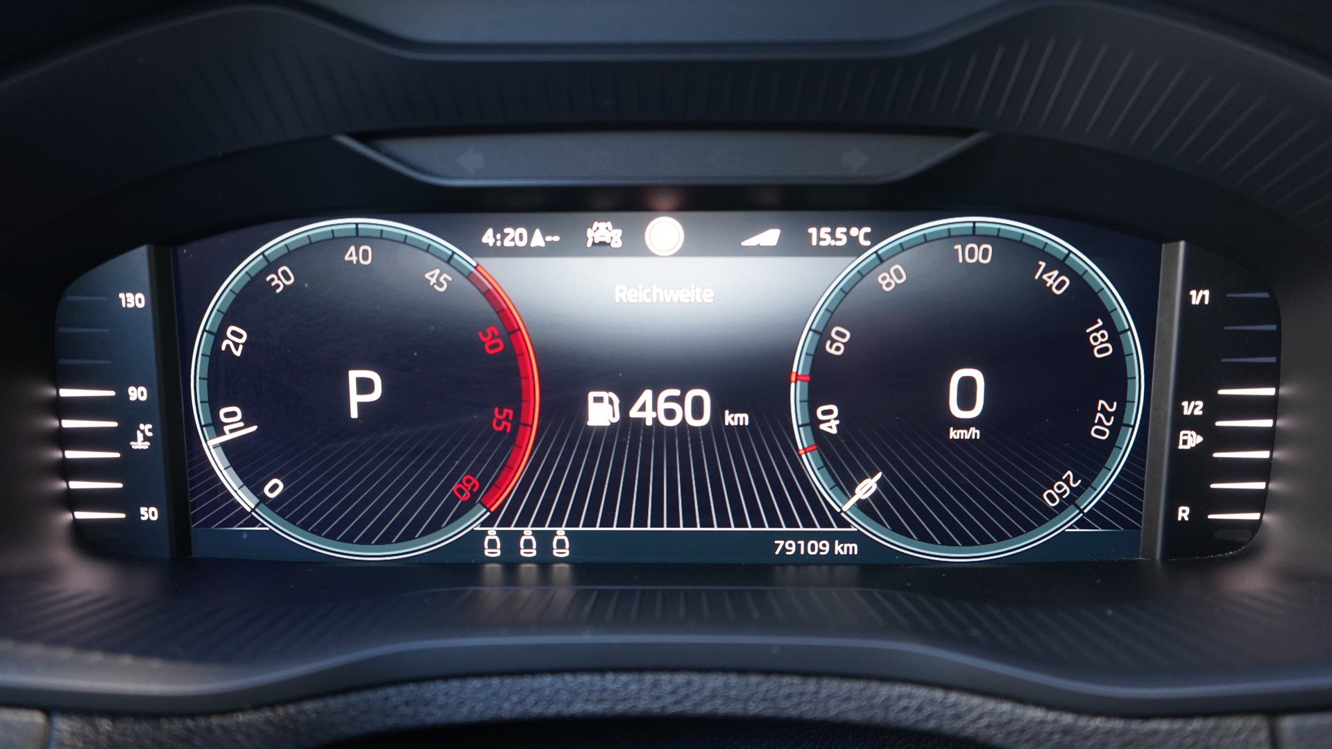 SKODA Karoq 2.0 TDI CR Style 4x4 DSG-image-15