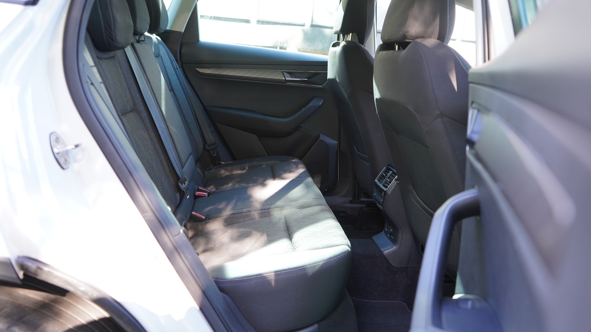 SKODA Karoq 2.0 TDI CR Style 4x4 DSG-image-12
