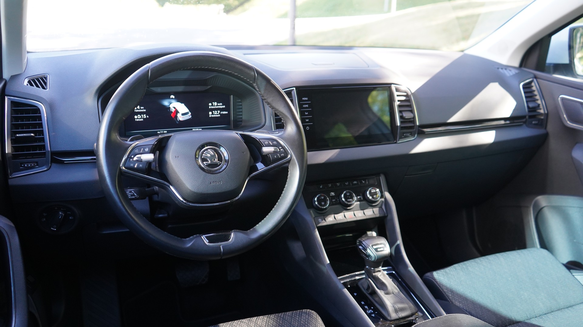 SKODA Karoq 2.0 TDI CR Style 4x4 DSG-image-11