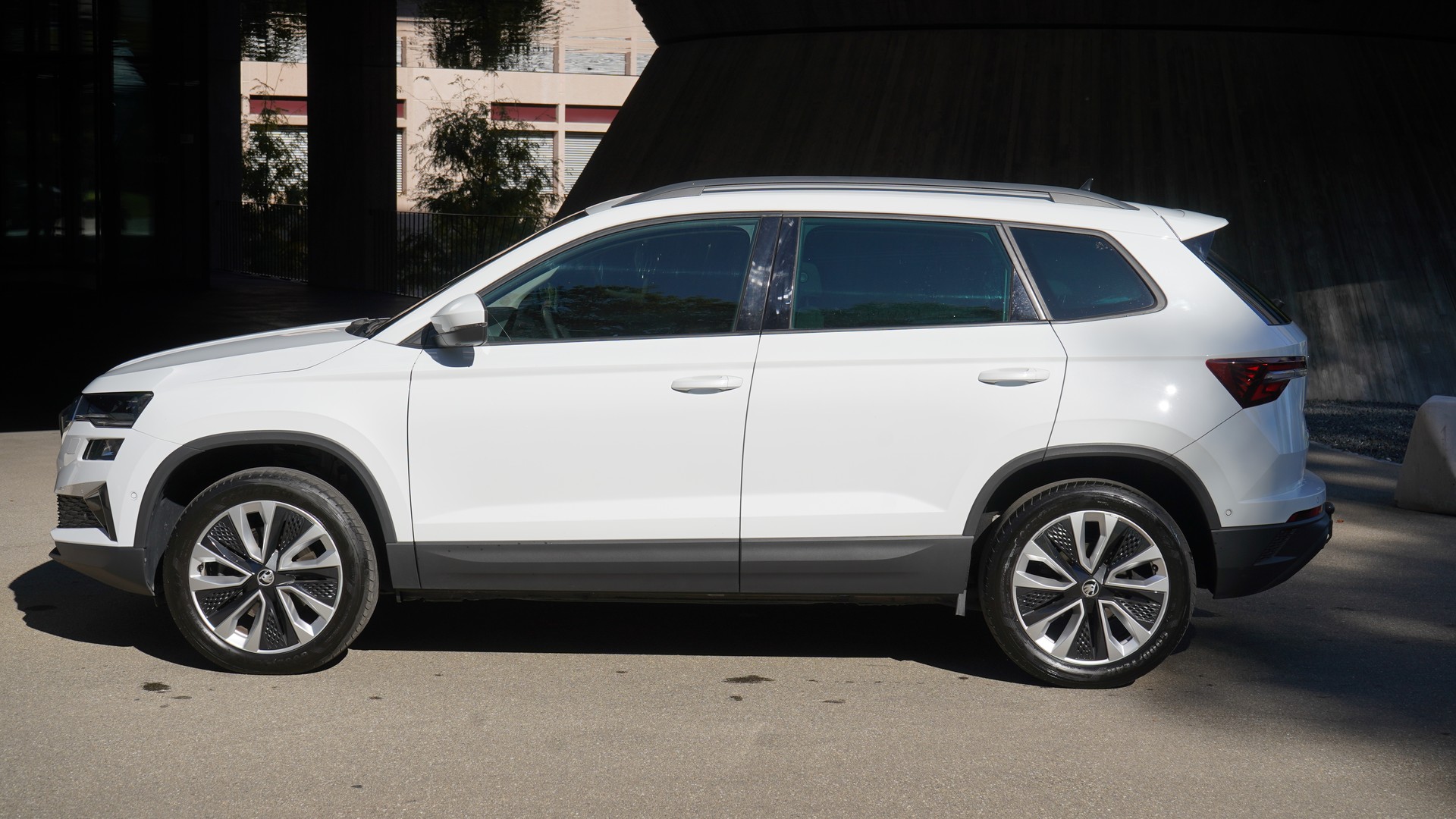 SKODA Karoq 2.0 TDI CR Style 4x4 DSG-image-5