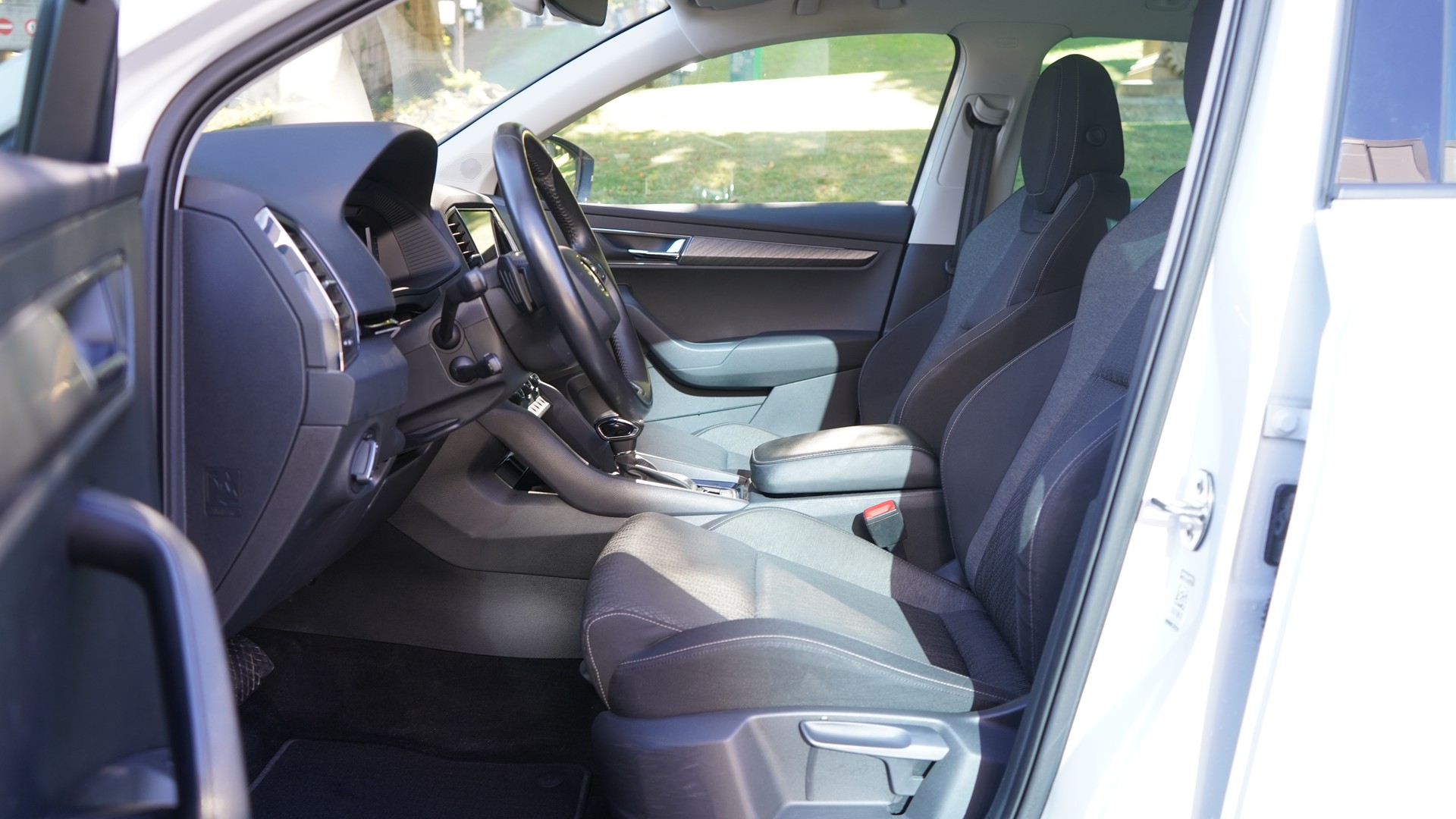 SKODA Karoq 2.0 TDI CR Style 4x4 DSG-image-8