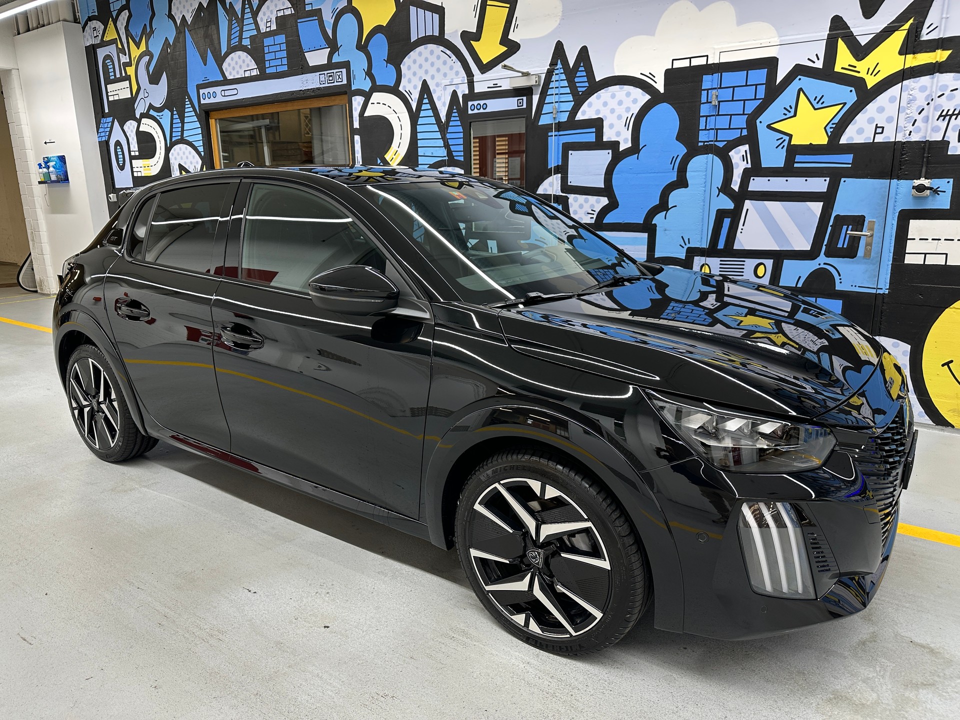 PEUGEOT 208 1.2 MHEV 145 GT-image-0