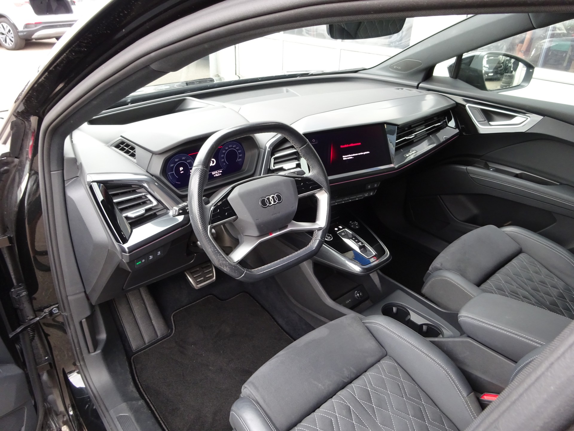 AUDI Q4 Sportback e-tron 50 quattro-image-7