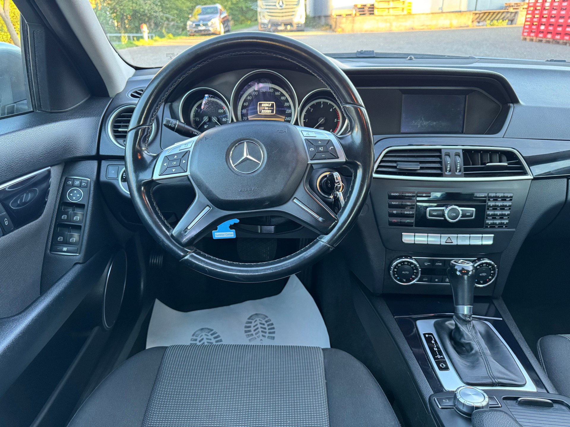 MERCEDES-BENZ C 200 CDI BlueEfficiency Automatic-image-17