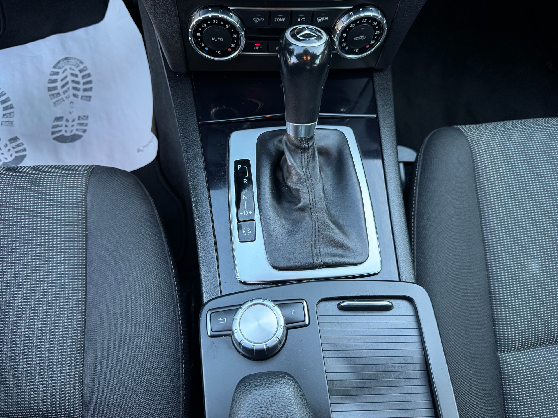 MERCEDES-BENZ C 200 CDI BlueEfficiency Automatic-image-21