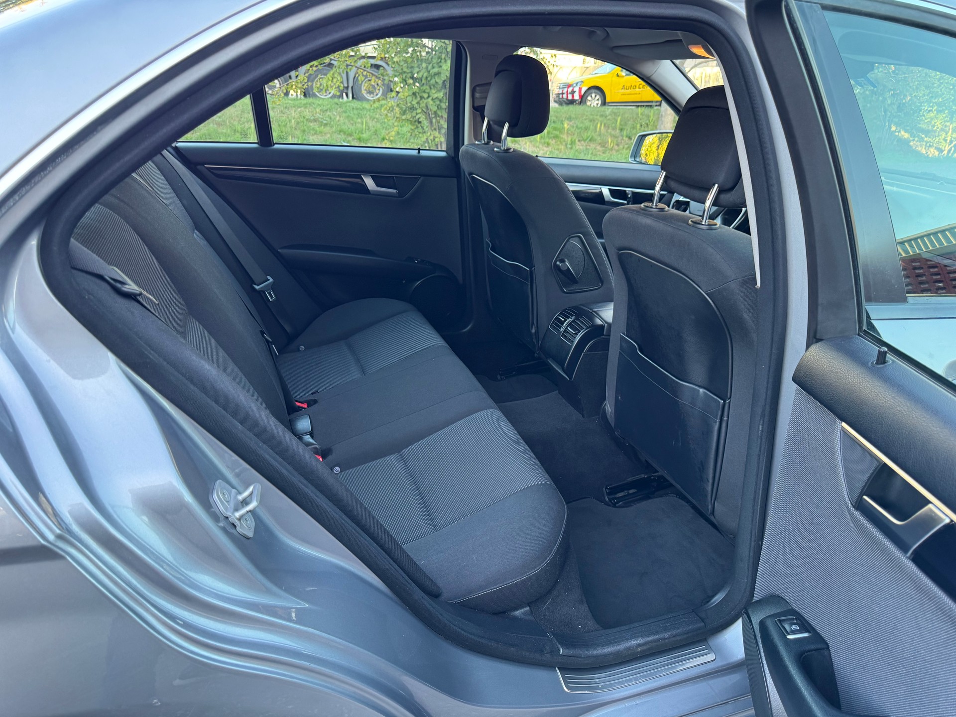 MERCEDES-BENZ C 200 CDI BlueEfficiency Automatic-image-10