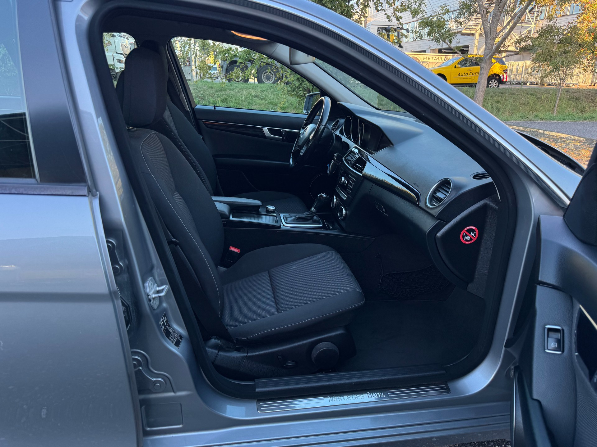 MERCEDES-BENZ C 200 CDI BlueEfficiency Automatic-image-9